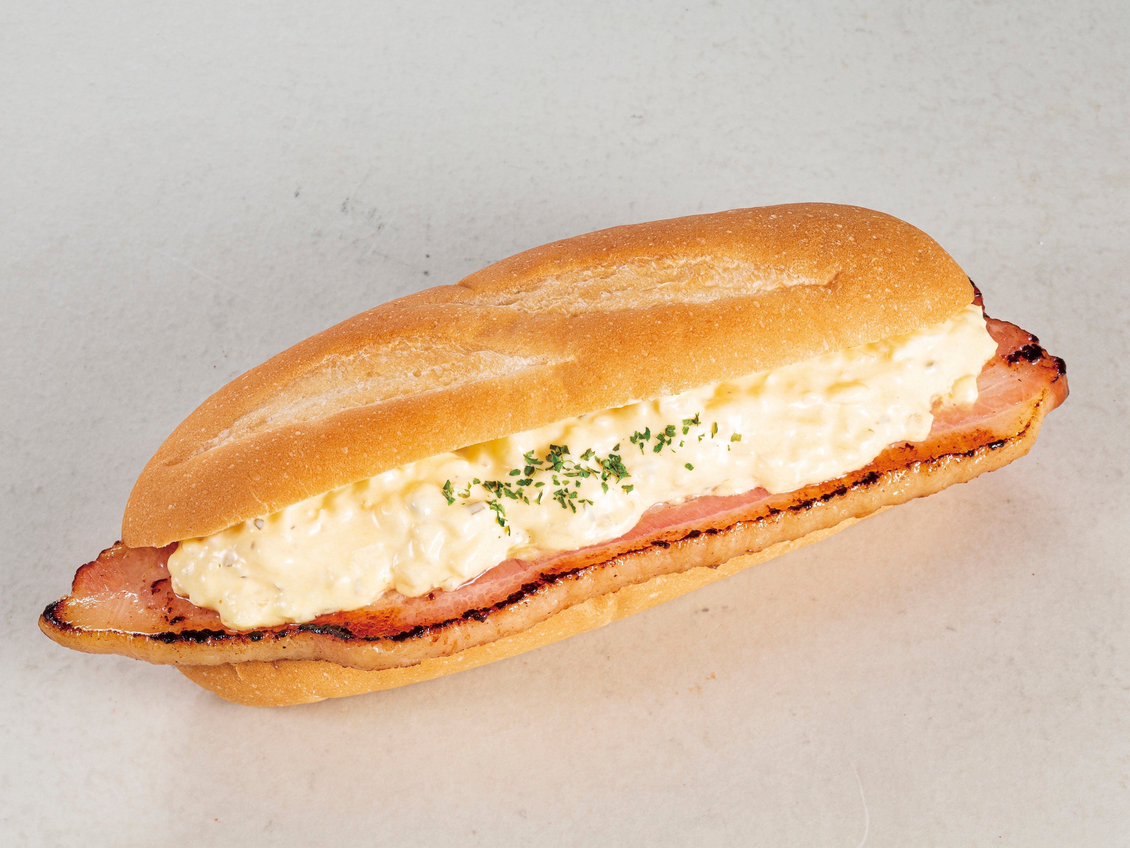 厚切りベーコンタマゴタルタルサンド800円