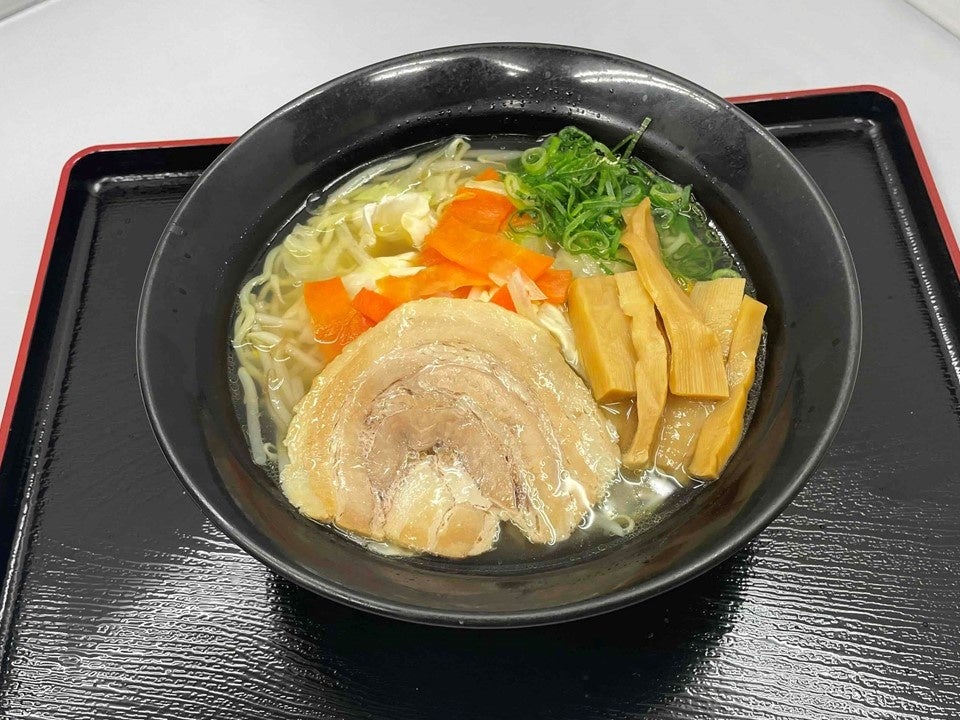 東名阪道 亀山PA（上り） 真珠塩野菜ラーメン 880円