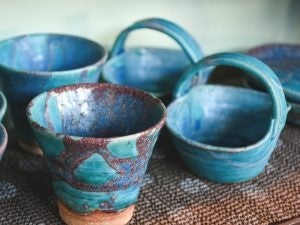 ▲びわ湖ブルーの器（信楽焼） 1,180円～