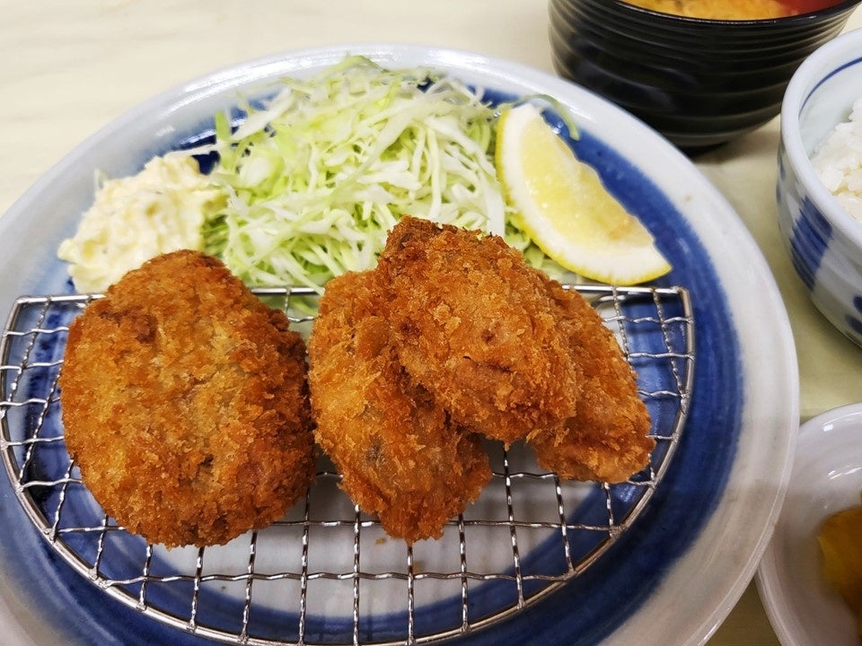 東名阪道 大山田PA(上り) 三重県産かきのミックスフライ定食 1,500円