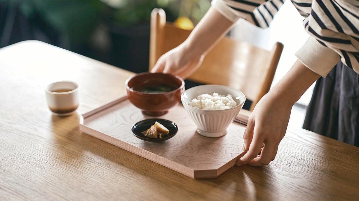 収納からトレーまで、組合せと積み重ね自由。生活に彩りを添える越前