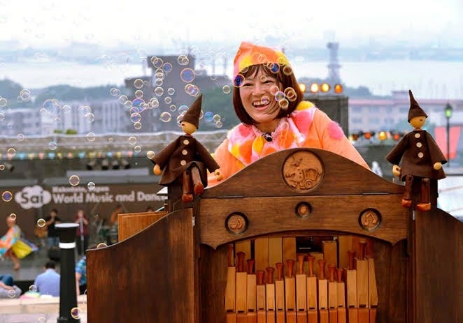 てまわしオルガン演奏（てまわしオルガンKINO）