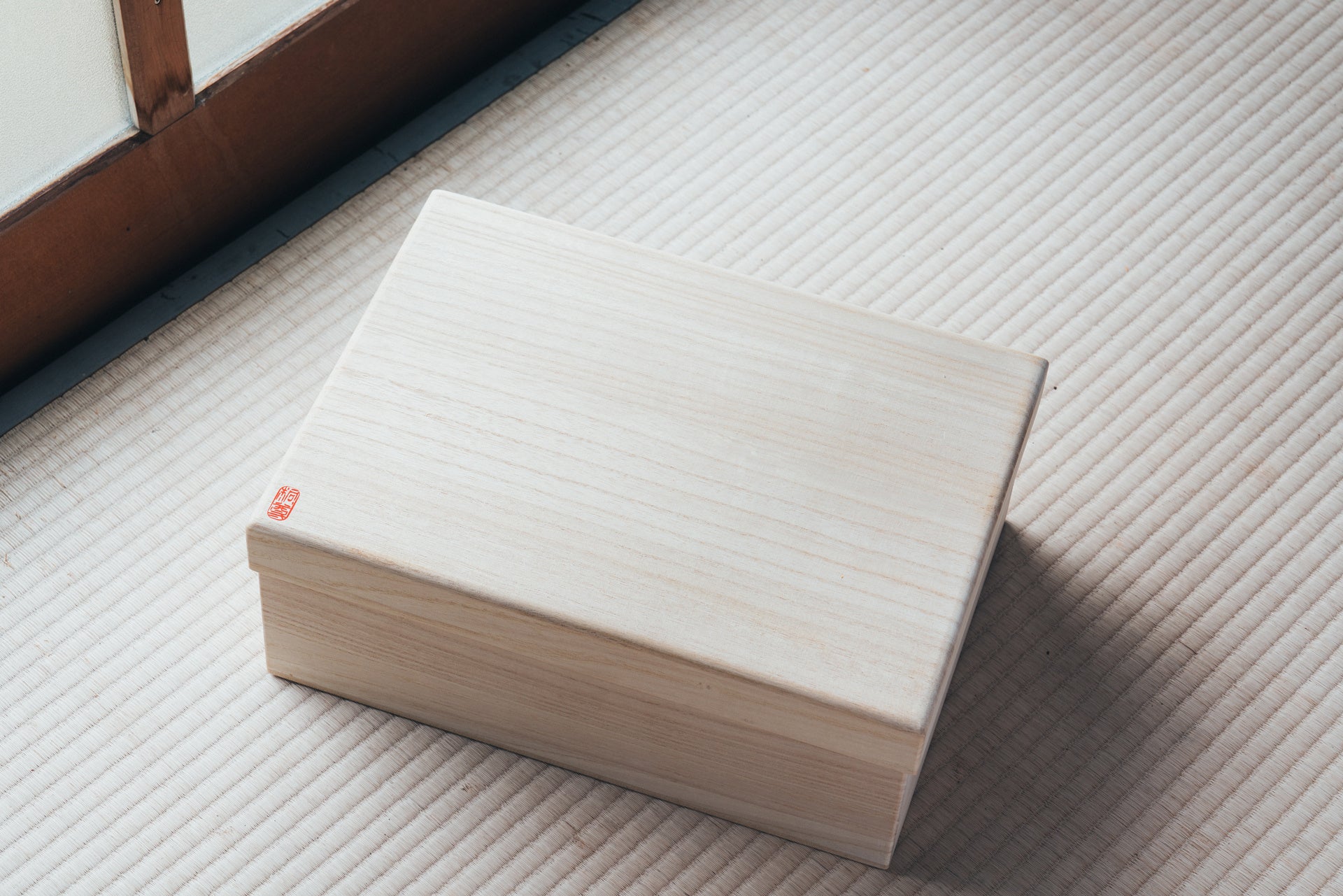 満州誰朱　桐箱付 ise-miyachu_kn-sci-kiri-1
