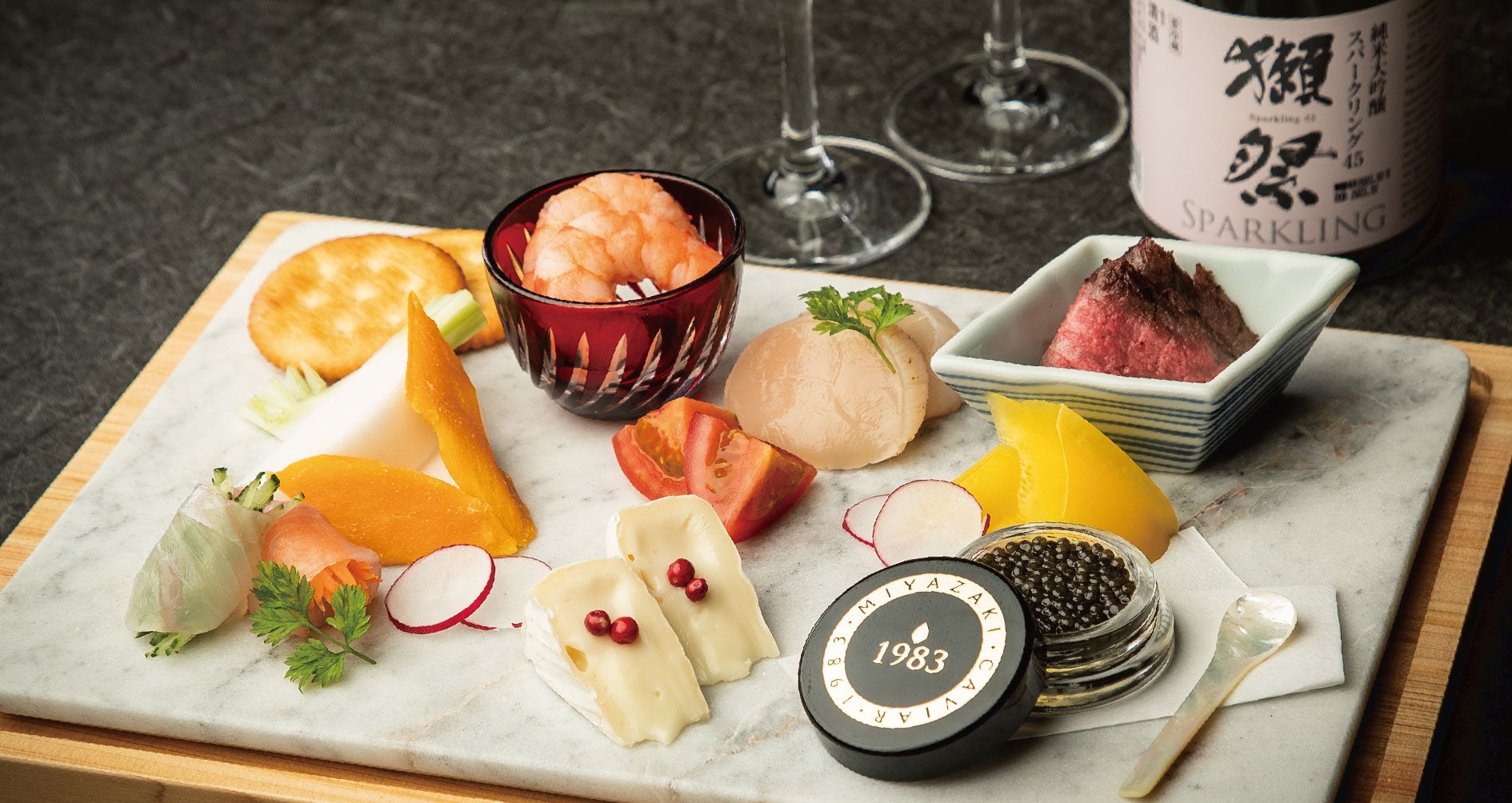 うまやで宮崎キャビア贅沢プレートと獺祭スパークリングで乾杯 | JR