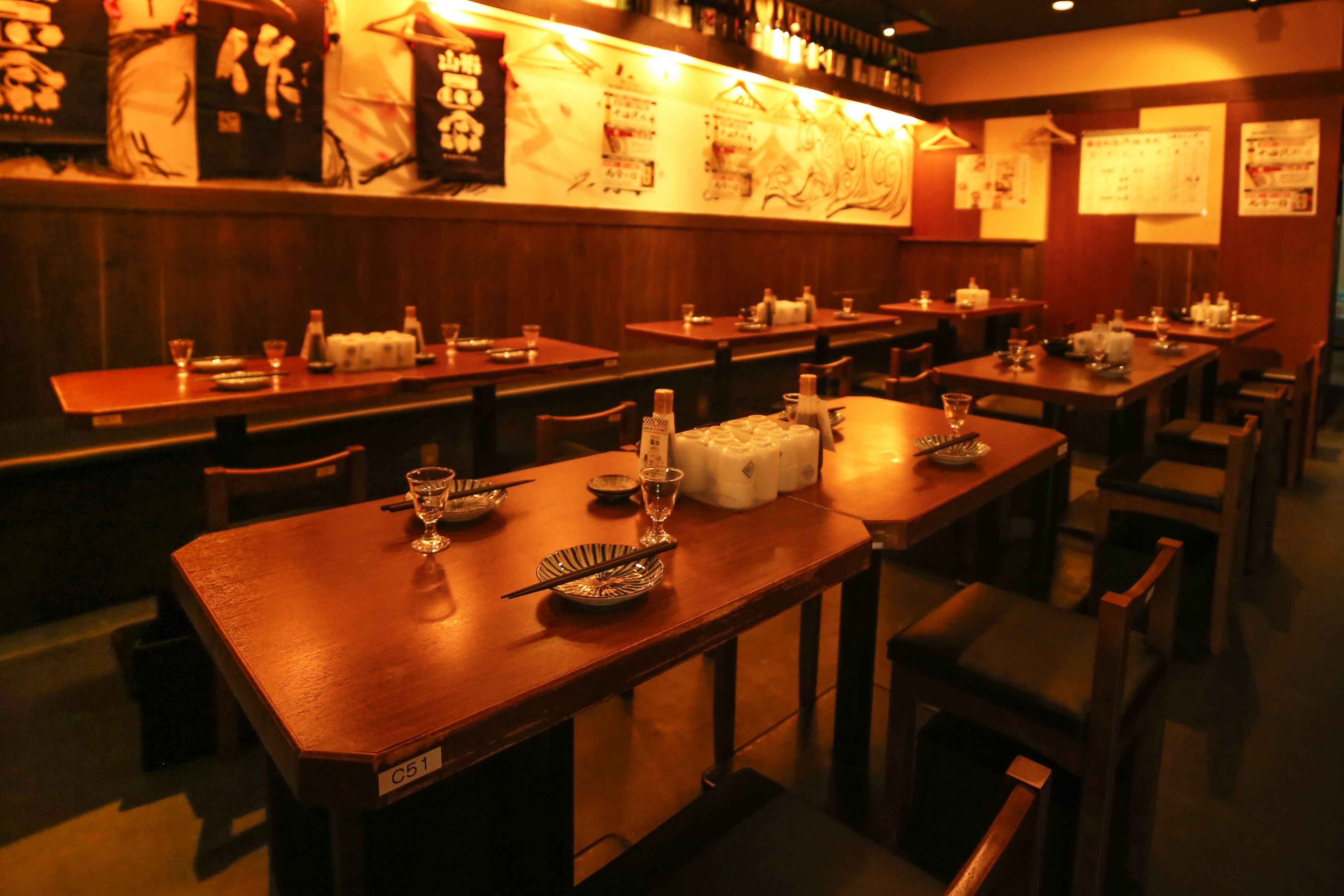 新宿東口店内装