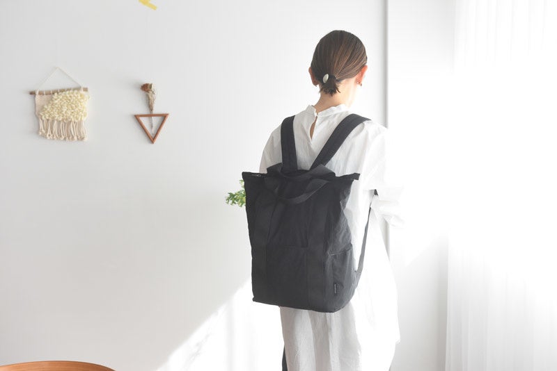 縦約41㎝×横約30㎝×奥行約15㎝の広々設計。