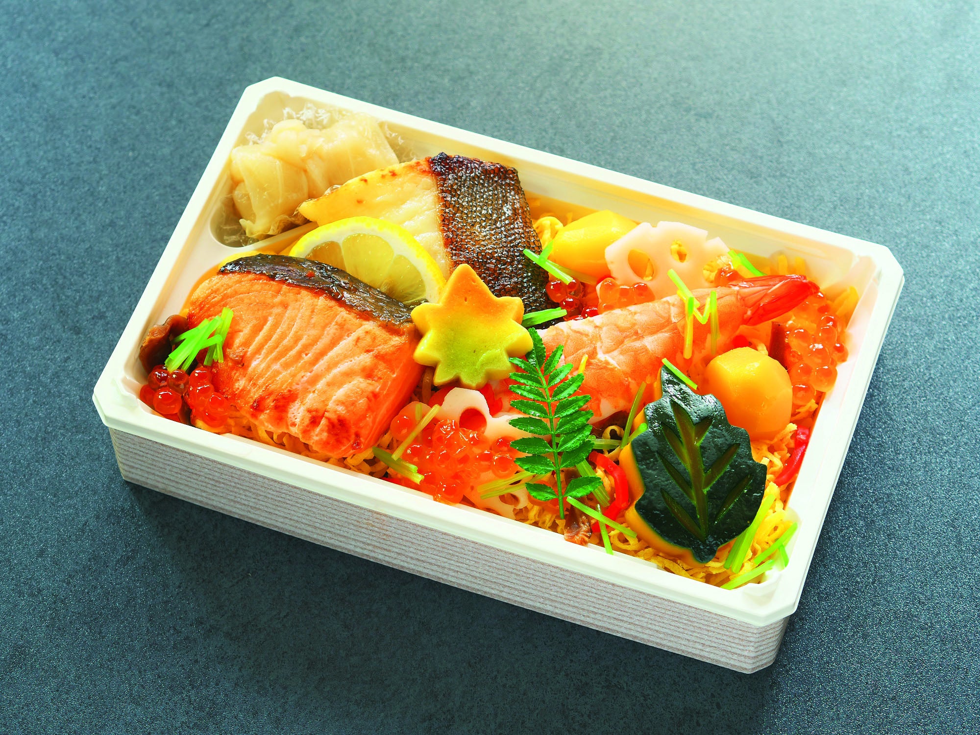 ●京都府京の味処うお寿 「彩ちらしと西京焼弁当」 （1折）1,890円