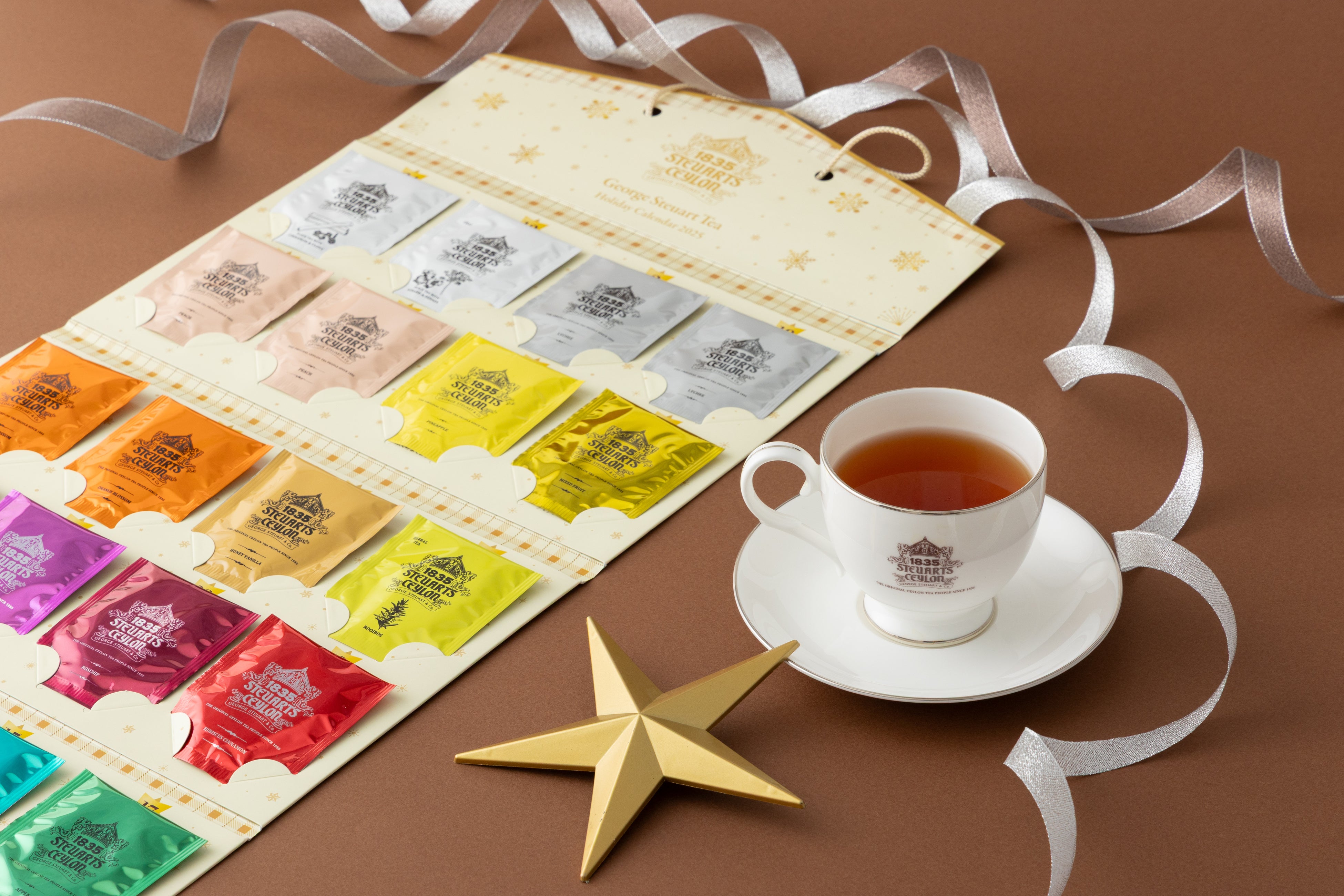 大人気の紅茶のアドベントカレンダーに「ホワイト」が誕生