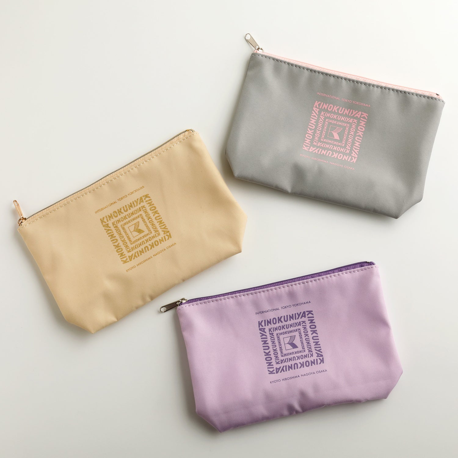 【未開封】ポーチ〈紀ノ国屋 × familiar〉紀伊国屋　　定価11,000円 KINOKUNIYA×familiar 初のコラボレーション！9月20日（水）10