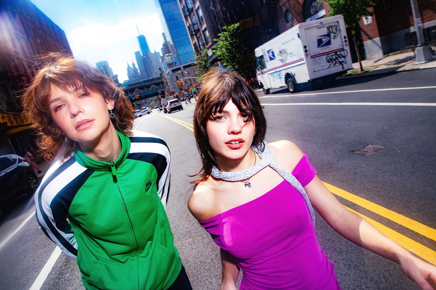 いりぽん先生と仮面ライアー217の2人組ユニット・バケモノバケツ