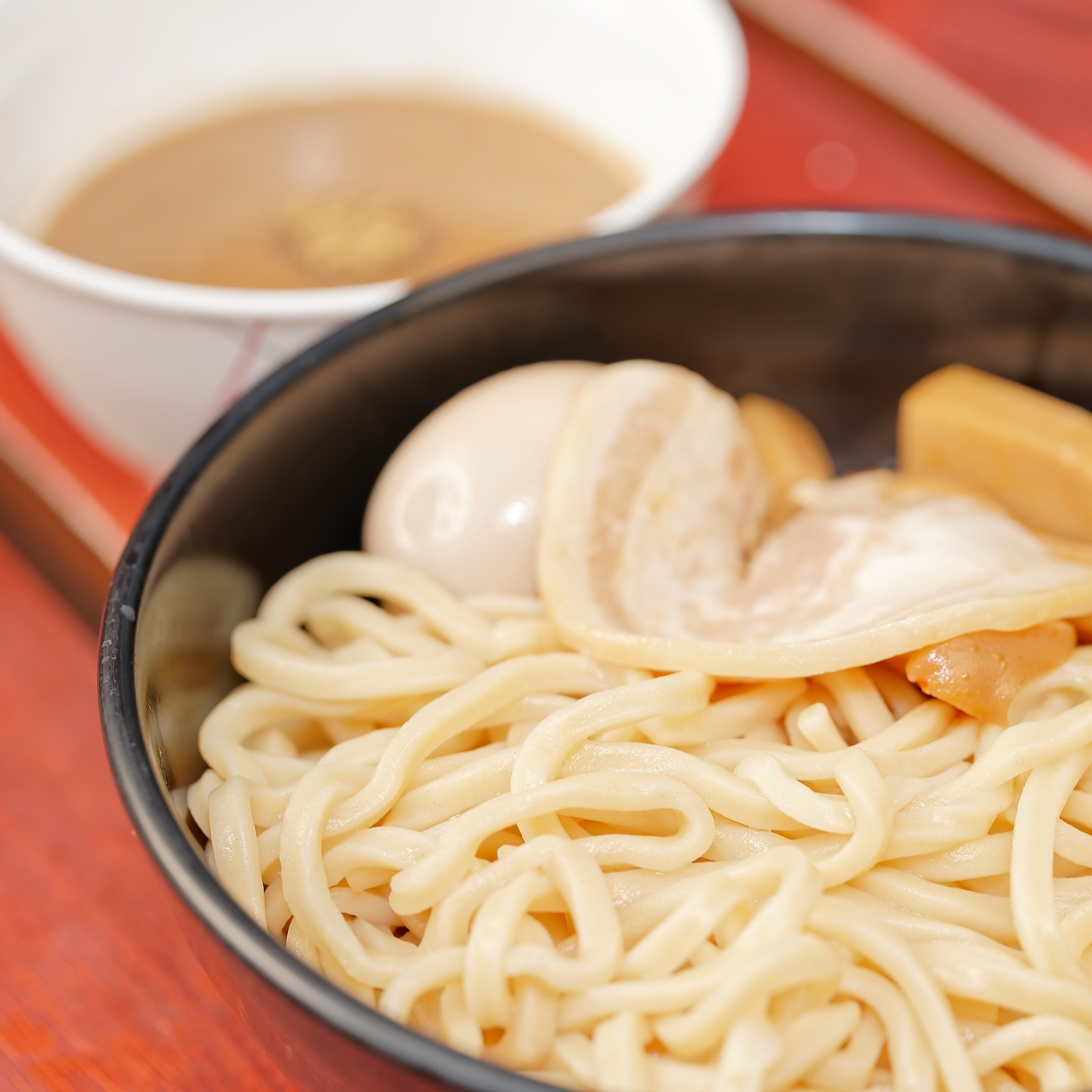 冷やしつけ麺　（税込1,390円） 麺は、太麺！つけダレは、濃厚！ 本格的なつけ麺を是非ご賞味ください。 @ドーム内１F「台ふ～ん」