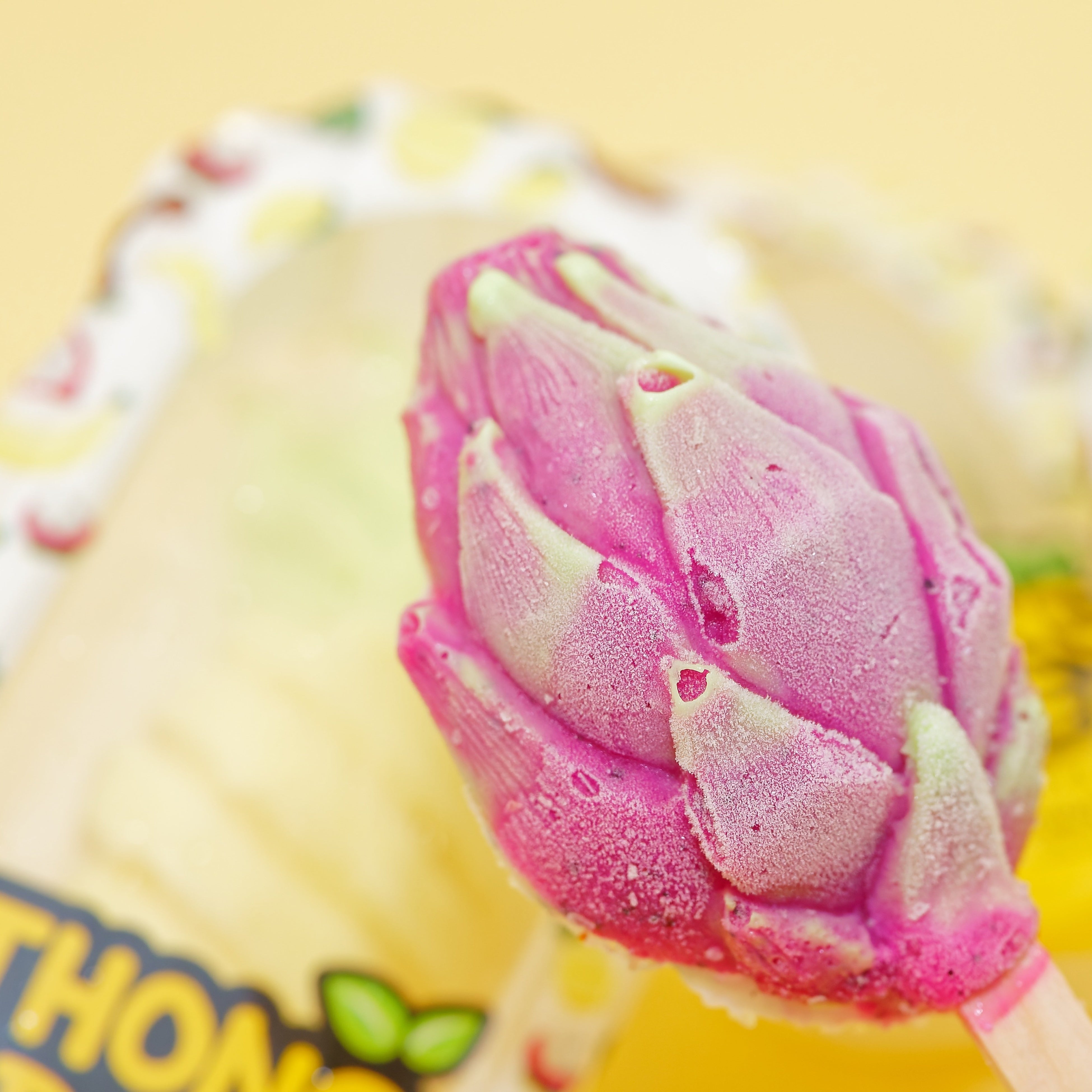 トンディーアイス　（税込790円） 本物の種を使い、香りと爽やかさを再現したシャーベット！フルーツの王国タイより日本初上陸の話題のアイス。 @ドーム内１F「ココロコ」