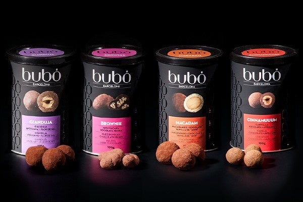 左から「ジャンドゥーヤ」「ブラウニー」「マカダム」「シナモン」 写真190g マカダム 3,132円・その他 2,916円 ※100gも販売中マカダム  2,052円・その他 1,944円 （すべて税込）