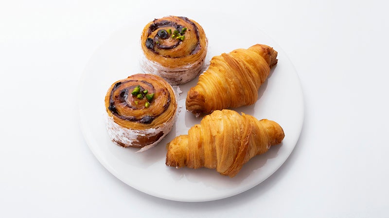 左からパン・オ・レザン、クロワッサン