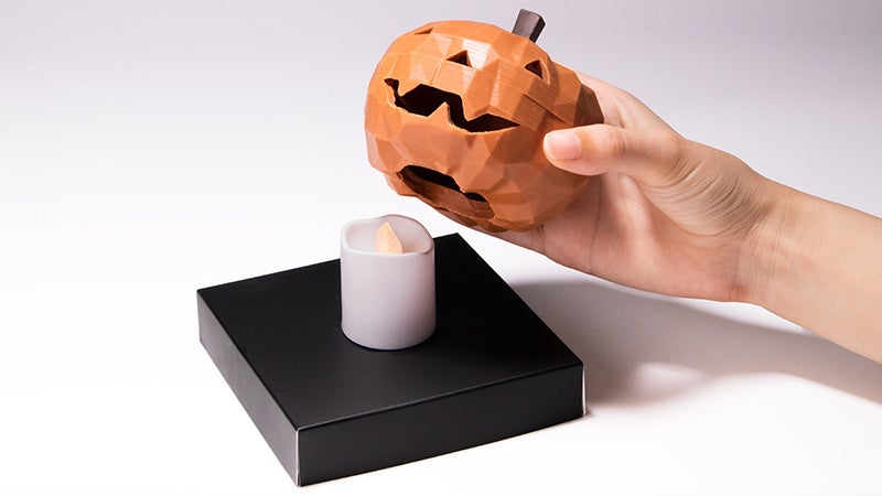 付属のLEDキャンドルを入れて完成です