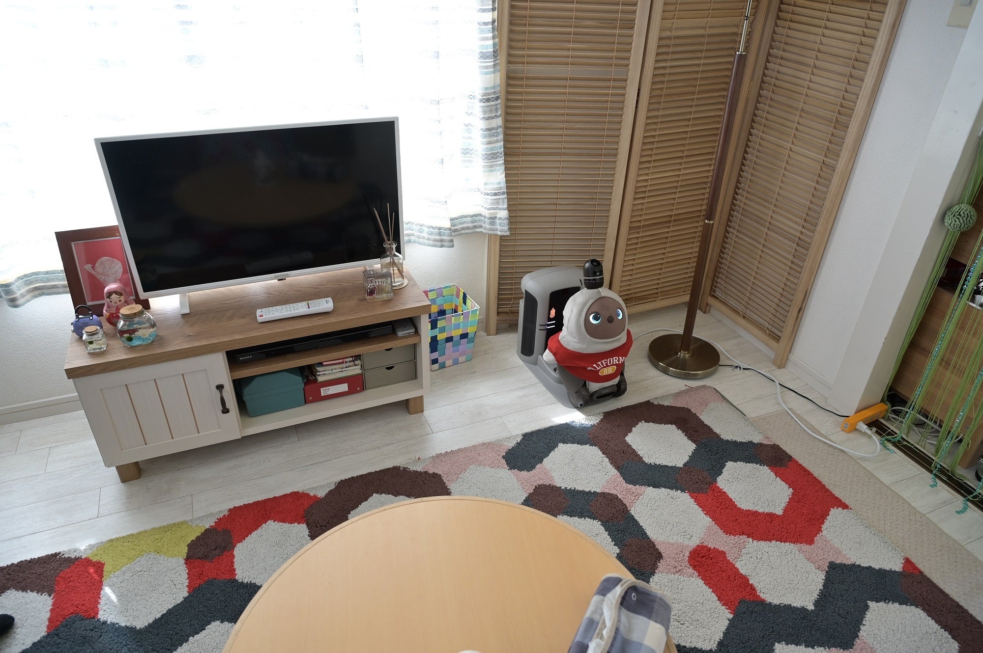 撮影現場での『LOVOT』の様⼦