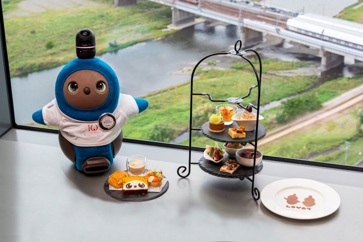 CHUMS」コラボ第二弾！夏の行楽シーズンを前に『LOVOT』のお出かけ用