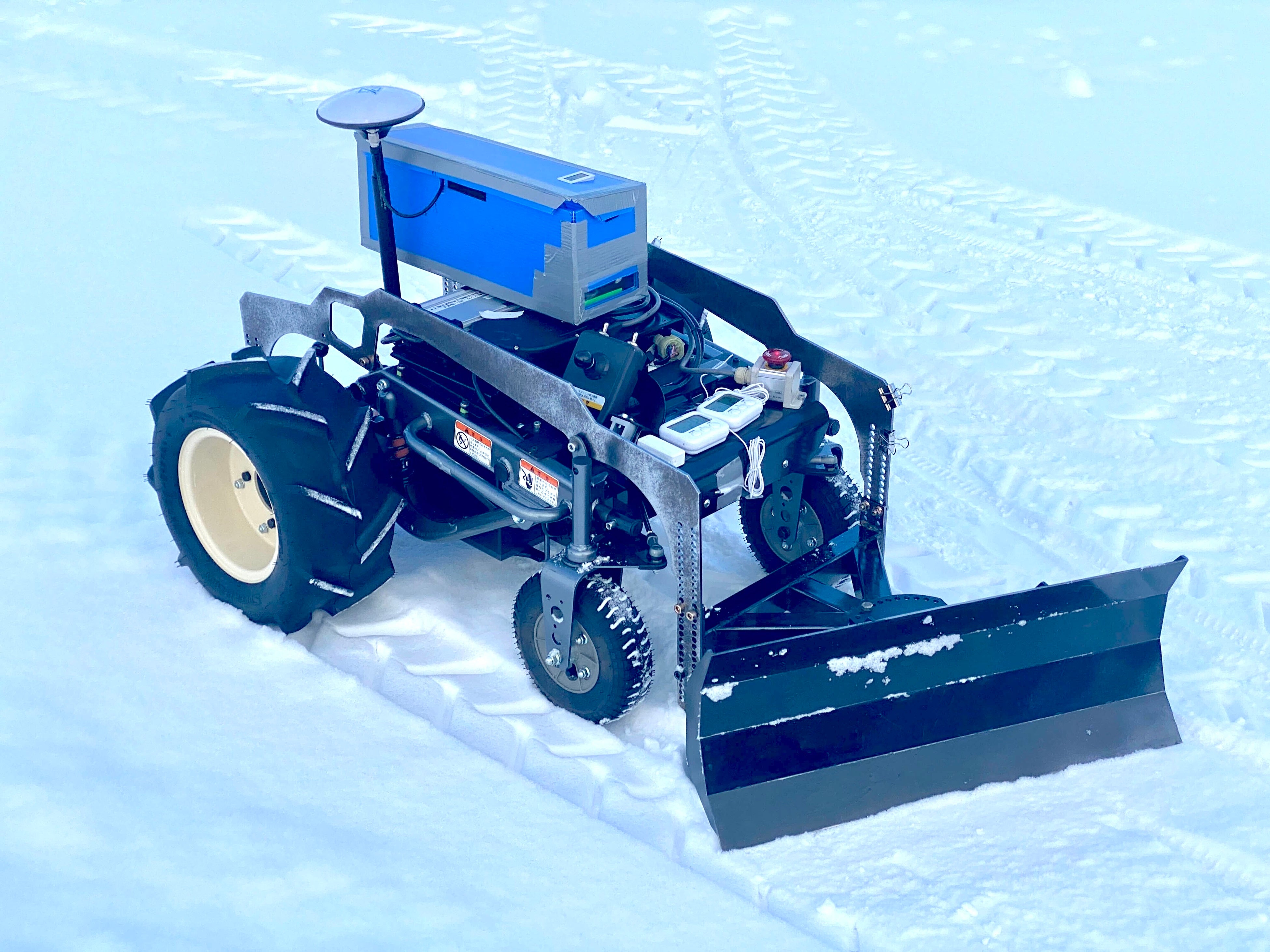 everblue.tech 除雪ドローンv2 プロトタイプ