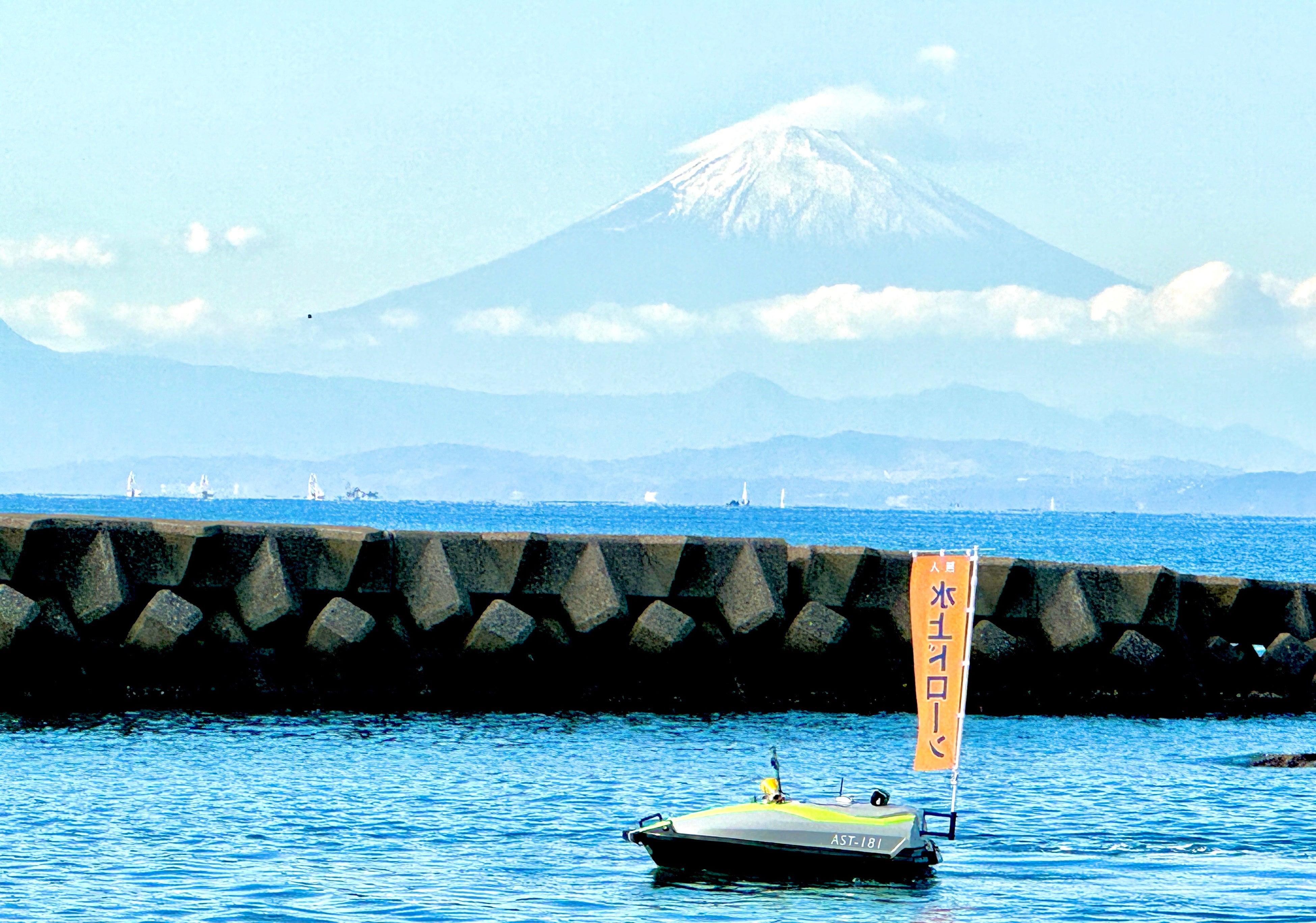 高機動型水上ドローン「AST-181」