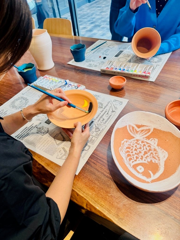 X'mas特別企画》「ピカソdeアート素焼きの陶器に描いてみよう！」を12