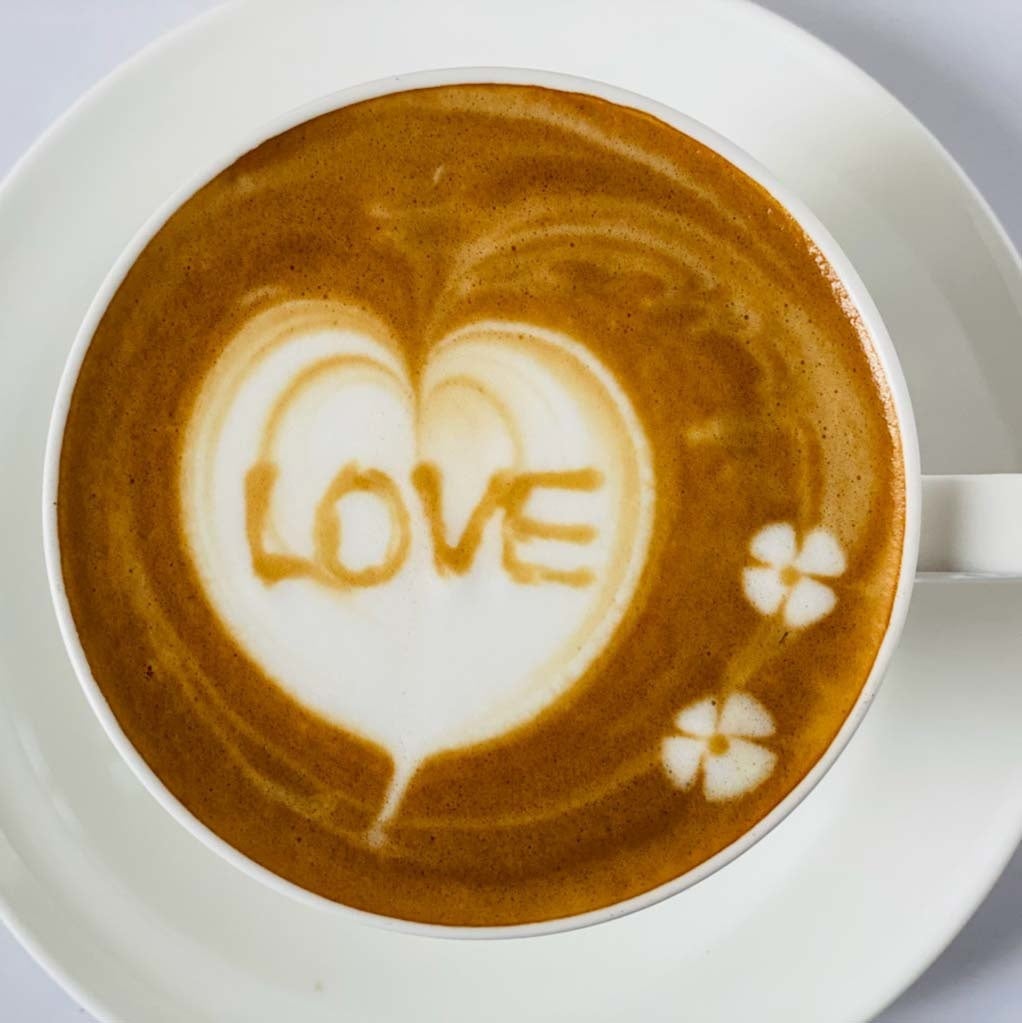 ヨックモックミュージアム 美術館カフェの新しい過ごし方 第2弾 自分でデザインするバリスタ監修の新アート メニューをgwからスタート 一般社団法人ymハウスのプレスリリース