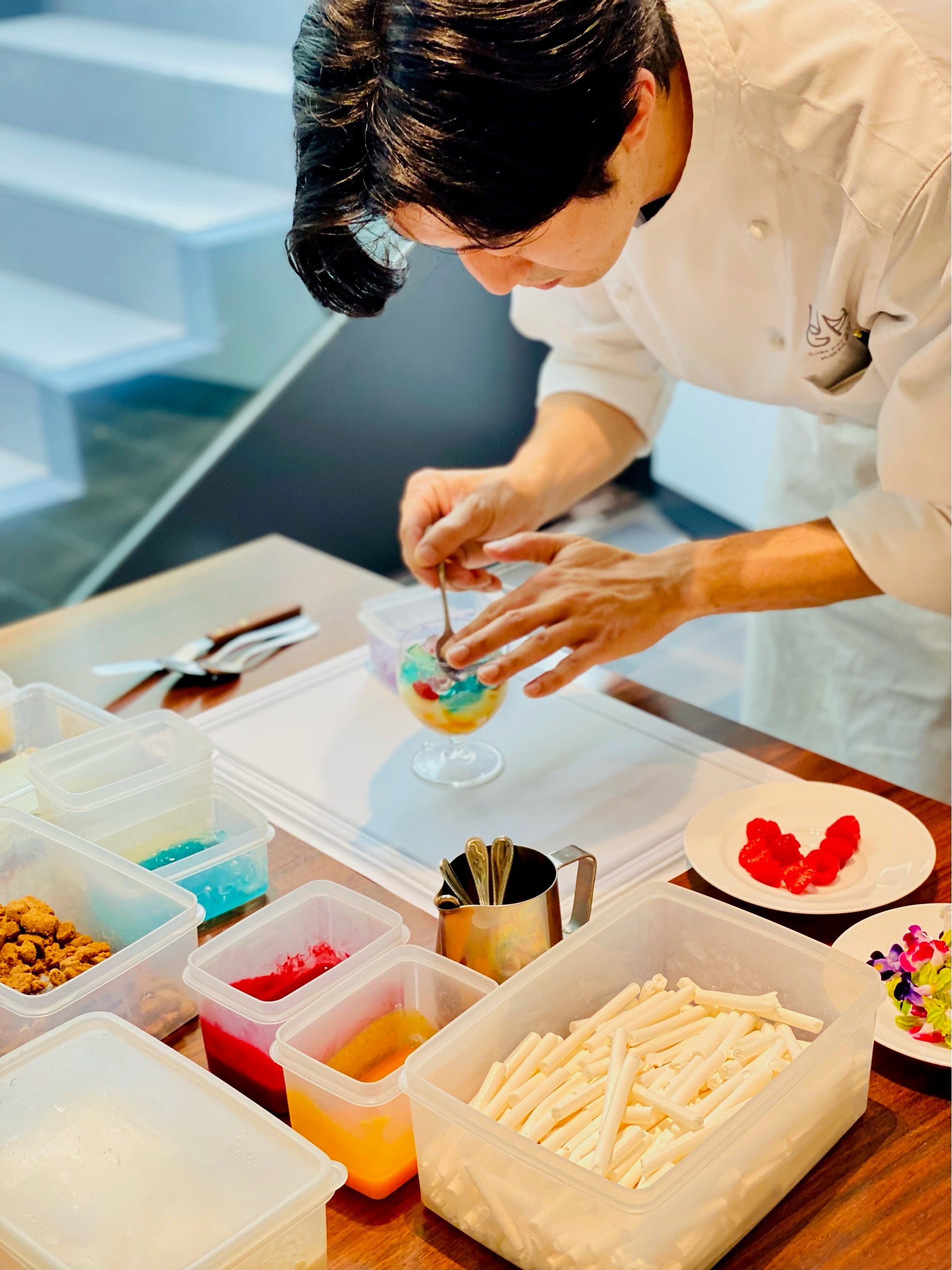 デモンストレーション中の昆布氏