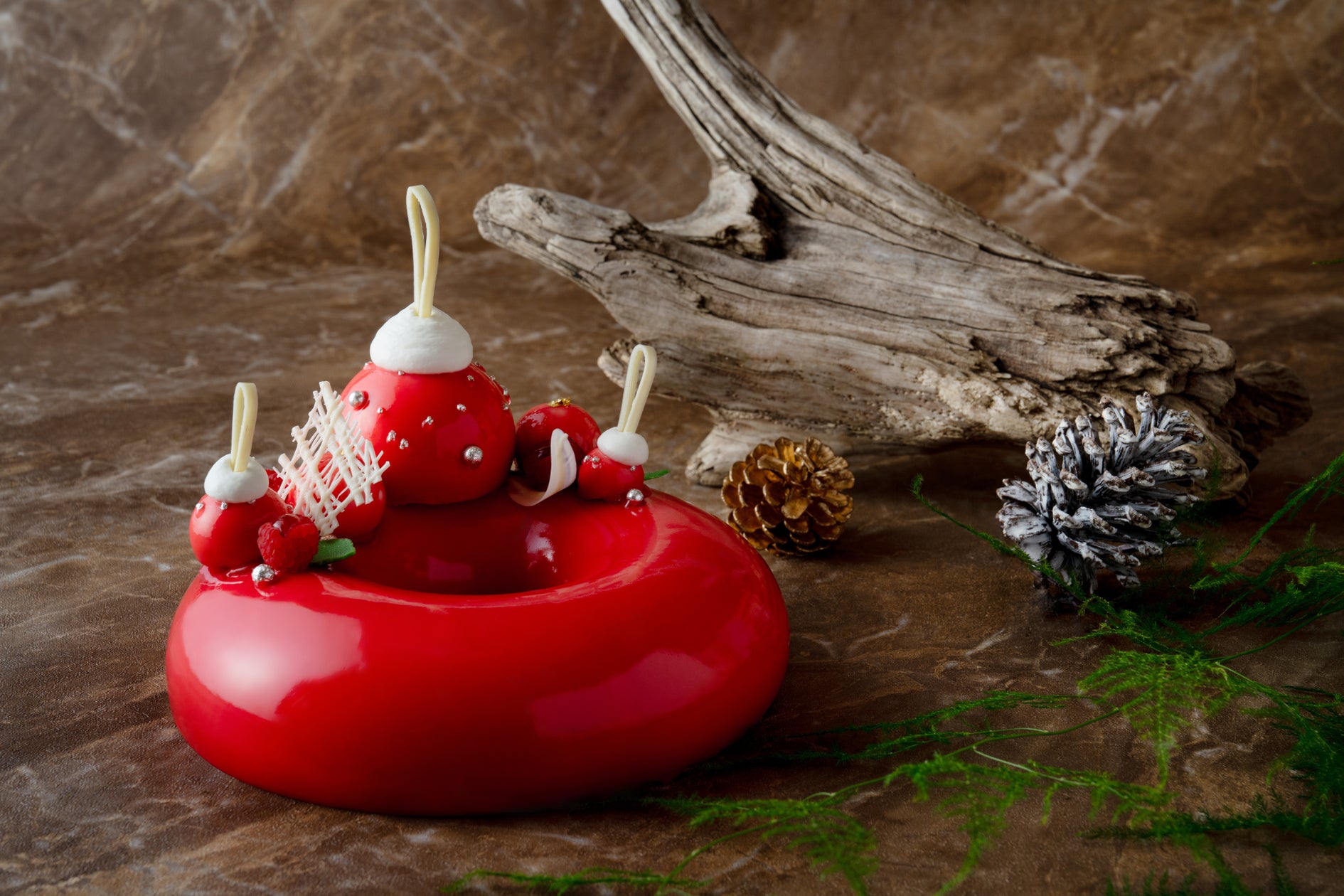 【ヒルトン沖縄北谷リゾート】2026年クリスマステーマは 『深海に煌めく星降る静寂のクリスマス』