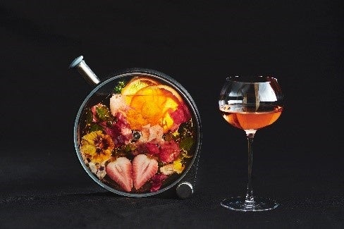 【シグニチャーカクテル「花物語 -春-」　提供期間：3月1日(火)～5月31日(火)】