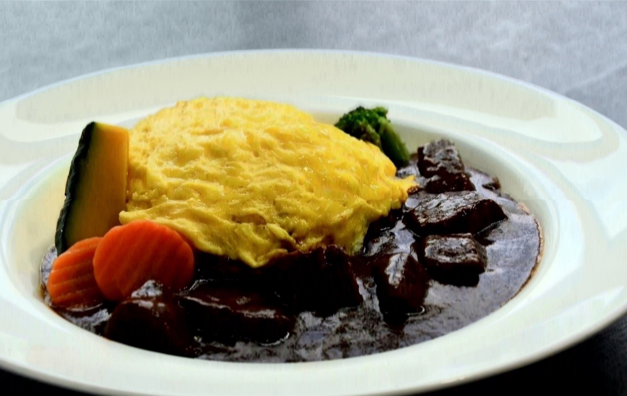 シェフこだわりのふわとろオムシチュー￥1,300