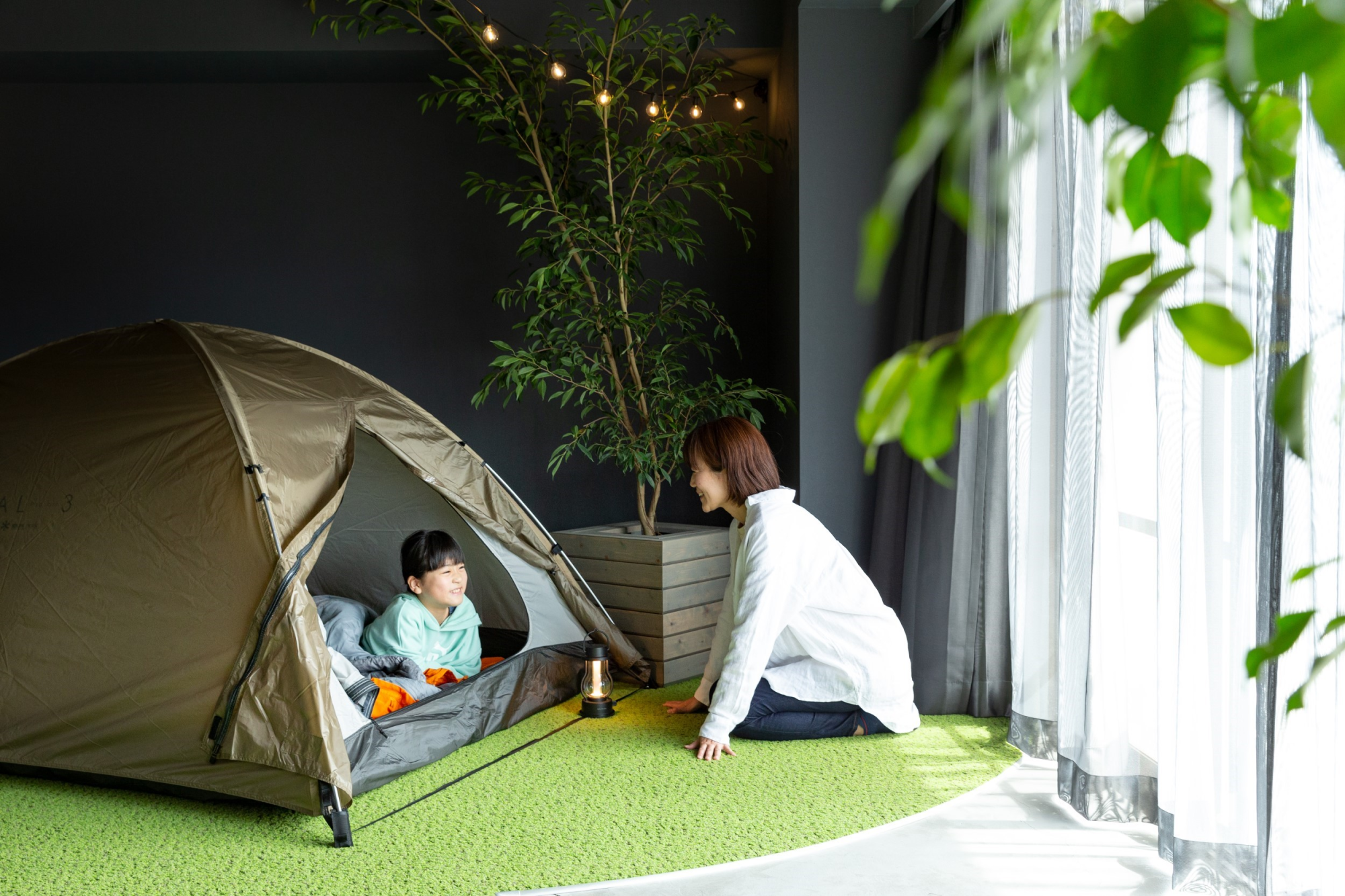 室内でのテント泊なのでお子様も安心