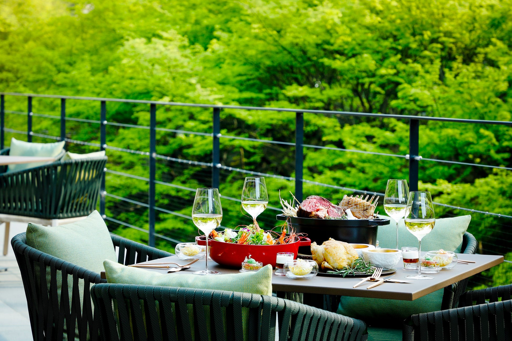 天神川に面したテラス席で優雅なディナータイム 夏季限定 Tenjin テラスプラン 7 月 1 日 金 より販売開始 夏野菜と 3 種の肉の旨味を味わうグリル料理をフリーフロードリンクとともに 東急リゾーツ ステイ株式会社のプレスリリース 天神川に面したテラス席で優雅なディナータイム 夏季限定 Tenjin テラスプラン 7 月 1 日 金 より販売開始 夏野菜と 3 種の肉の旨味を味わうグリル料理をフリーフロードリンクとともに 東急リゾーツ ステイ株式会社のプレスリリース