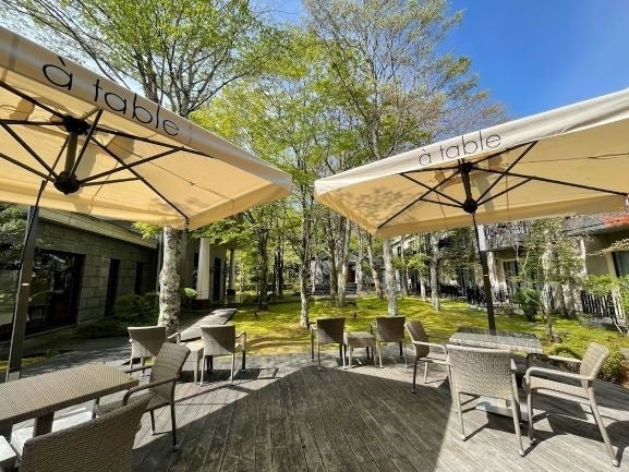 ホテル内テラス