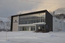 今年度新設スキーバレー。板を預けてアフタースキーも充実