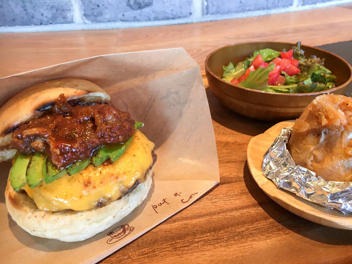 開発中の炭焼きバーガー