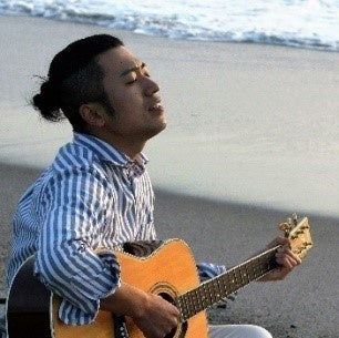 喜界島在住・シンガーソングライター：土岐 宏大さん
