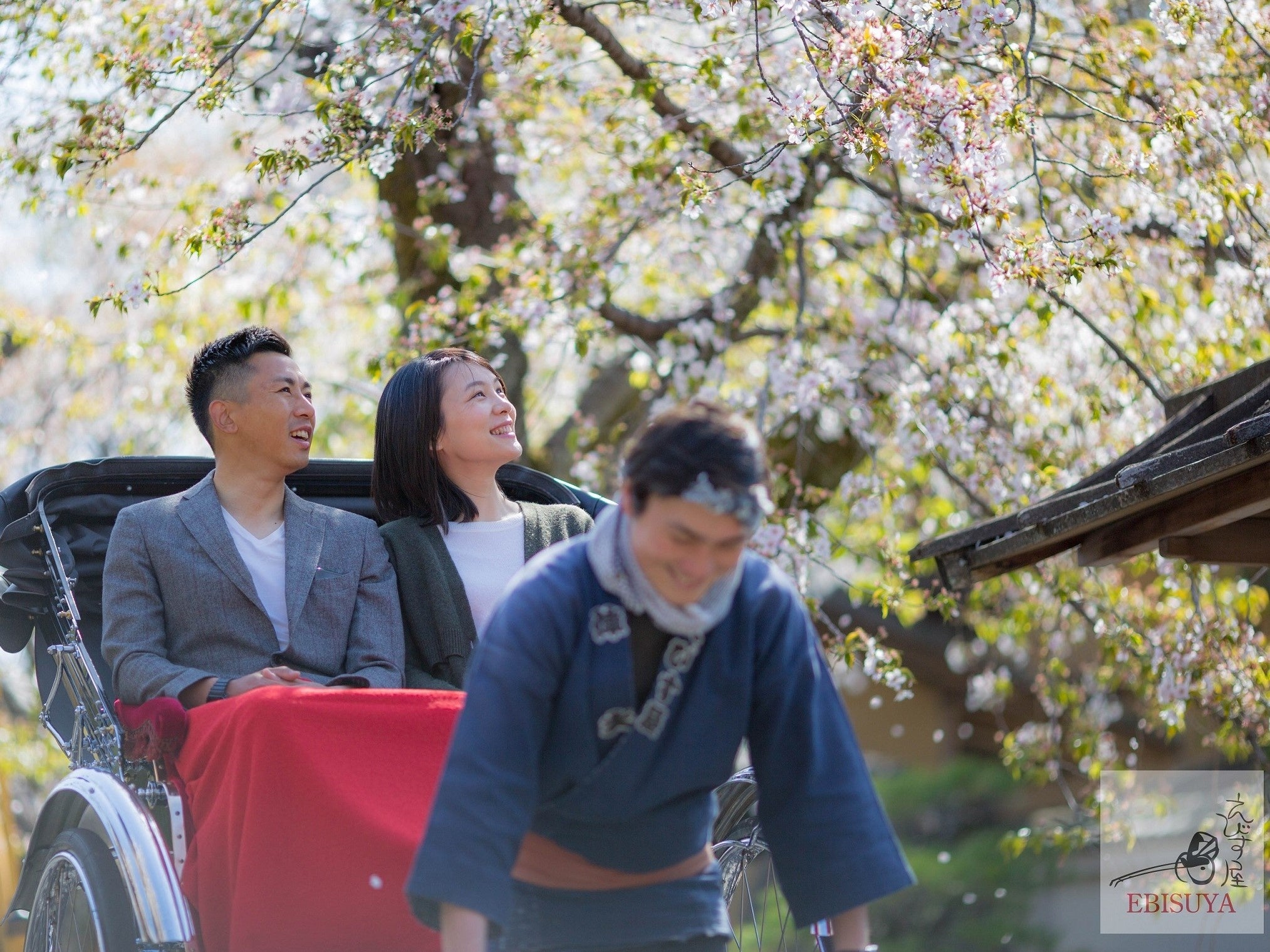 情緒あふれる人力車に乗って鎌倉を散策