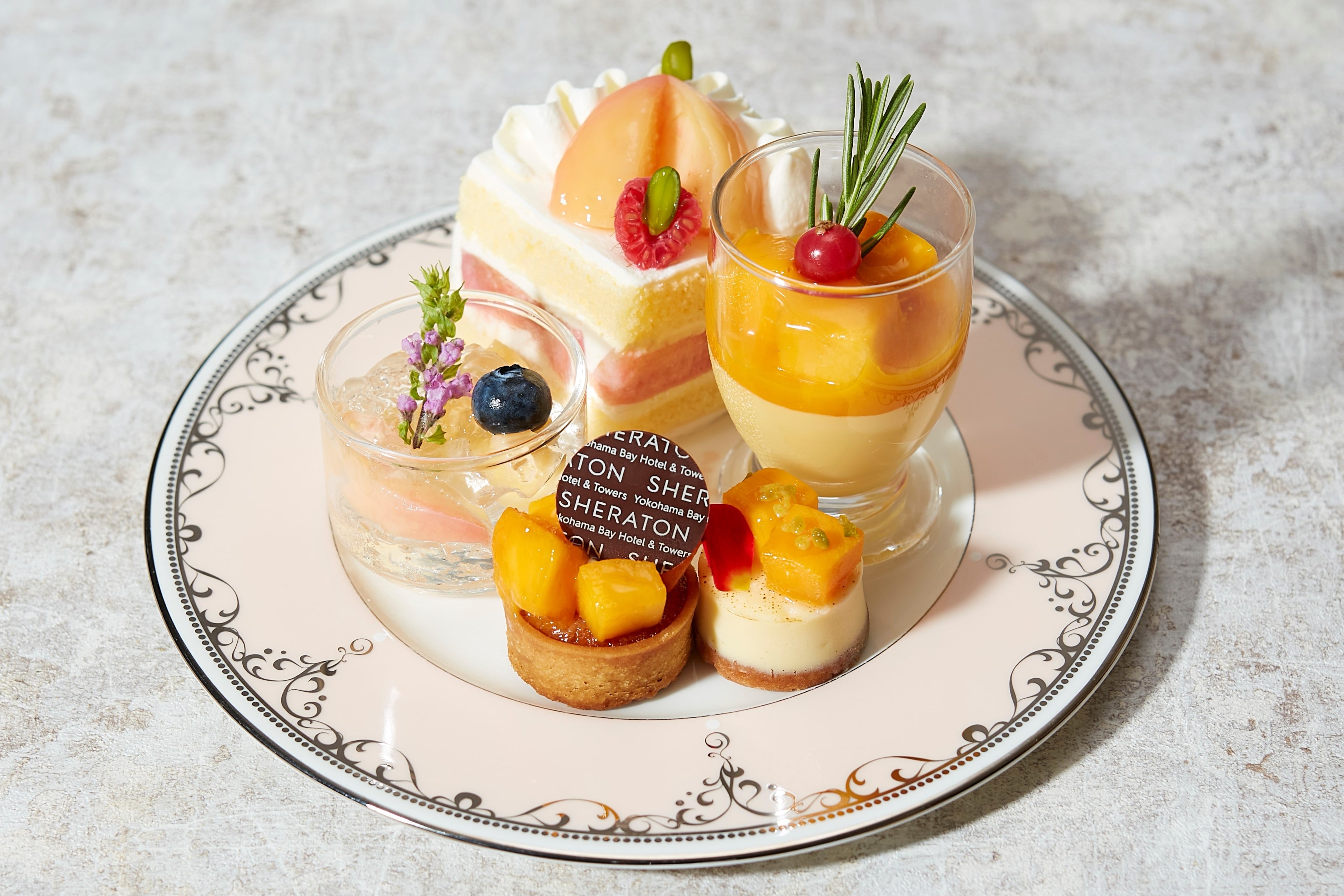 マンゴーとピーチのデザートを存分に楽しめる