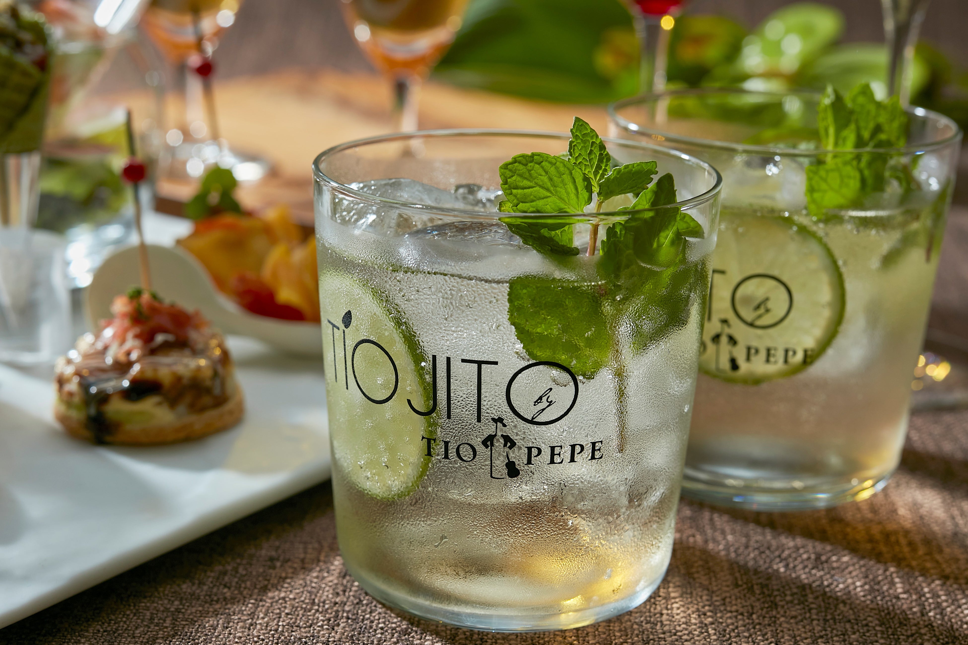 ミントを添えた夏らしいティオヒート