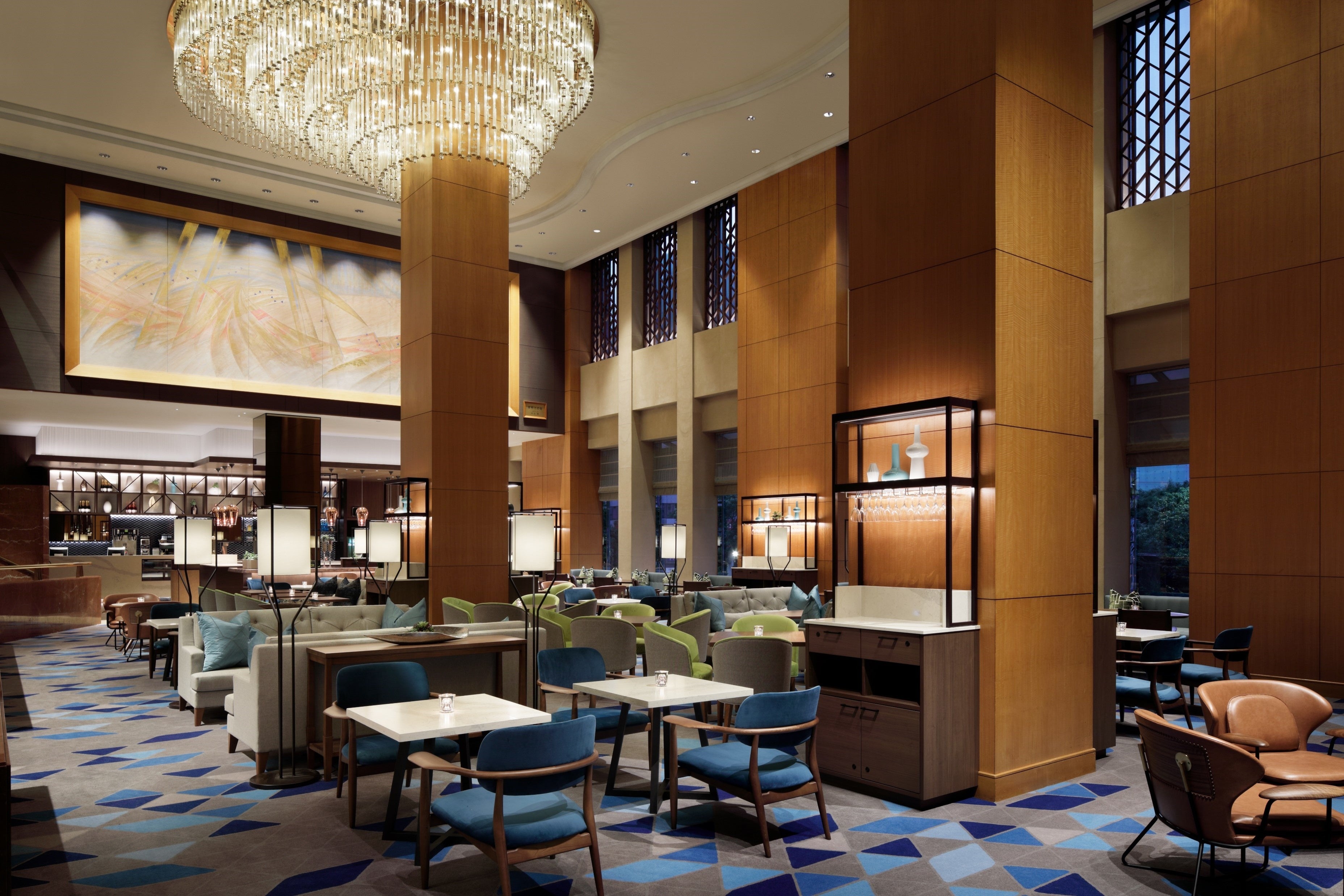 開放的な大人の空間　ラウンジ「シーウインド」