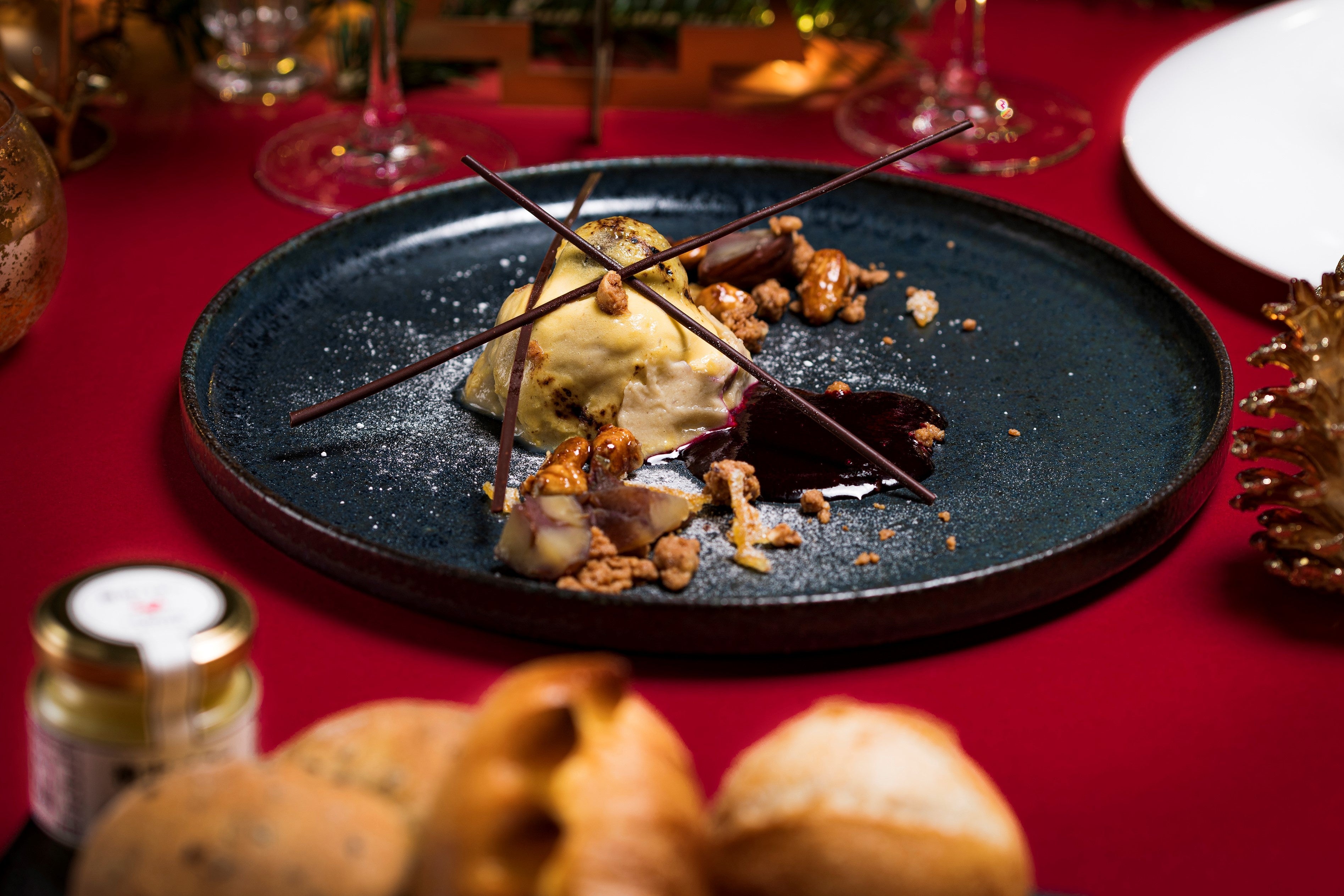 ＜デザート＞熊本県産利平栗の焼きカシスモンブラン　柚子風味