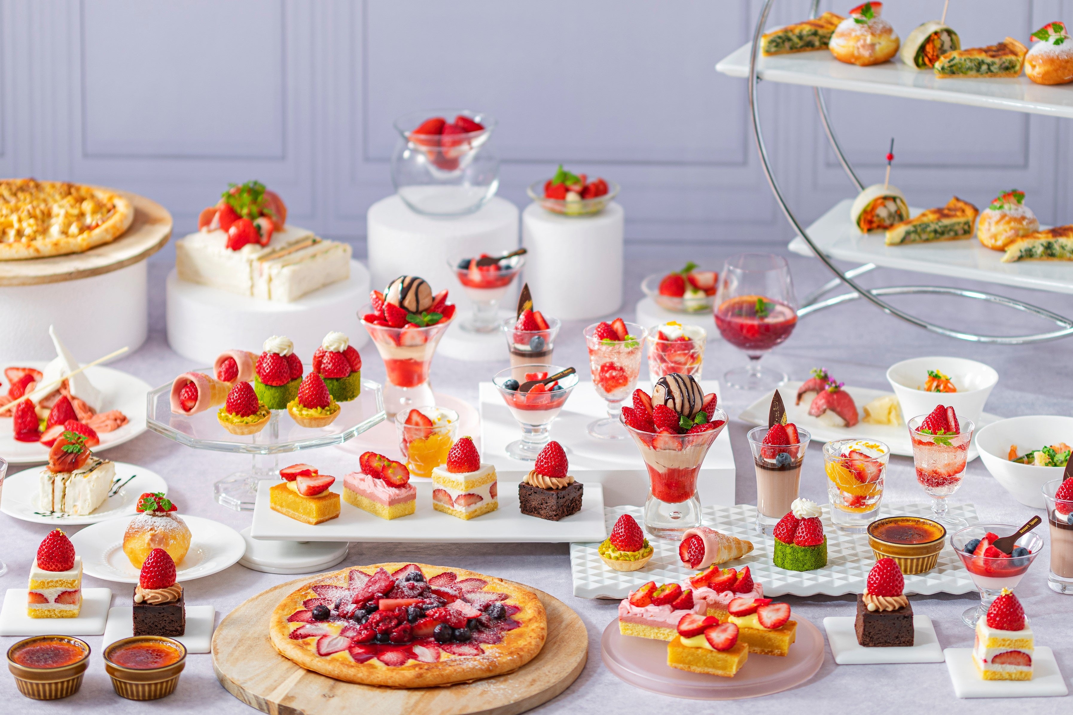 旬の“あまおう”を楽しめる苺スイーツがずらり