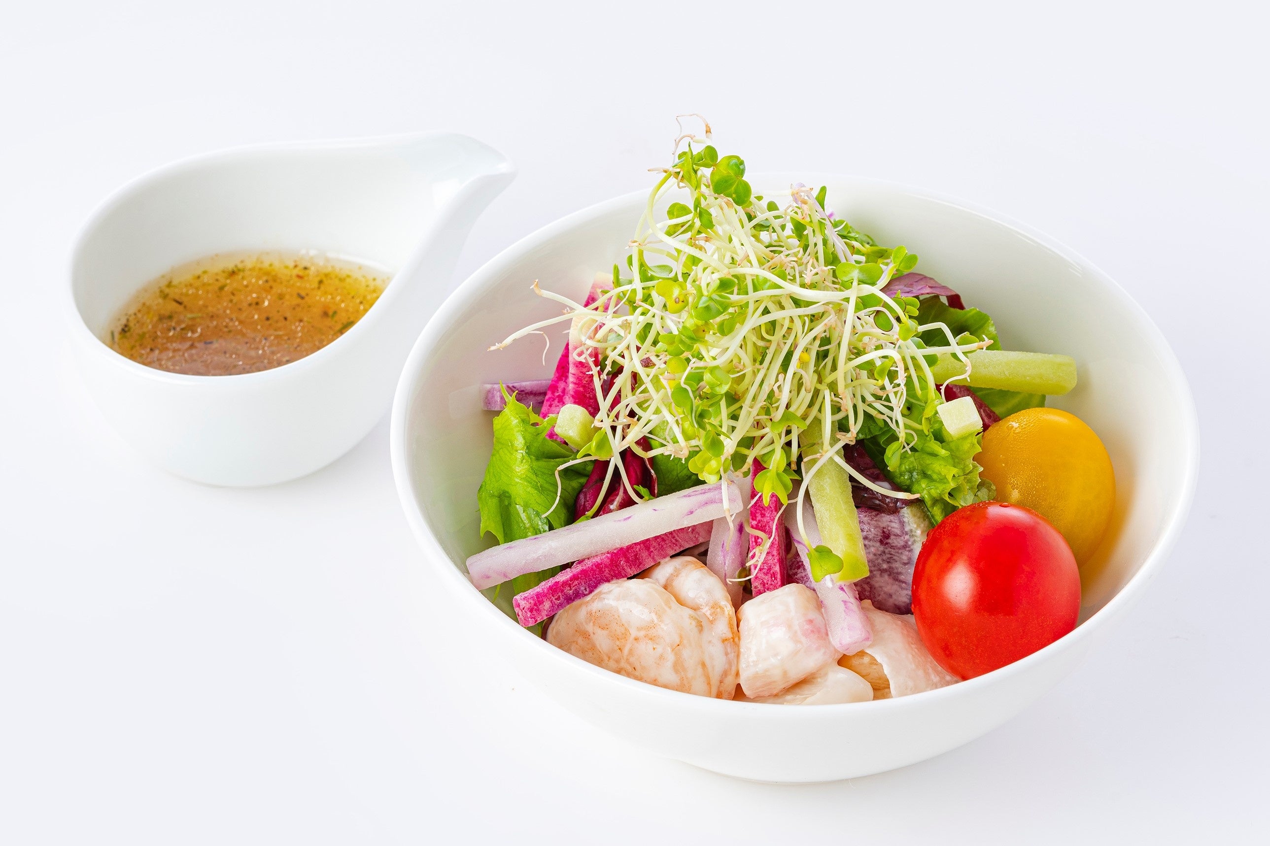 シーフードとカラフル大根のサラダ