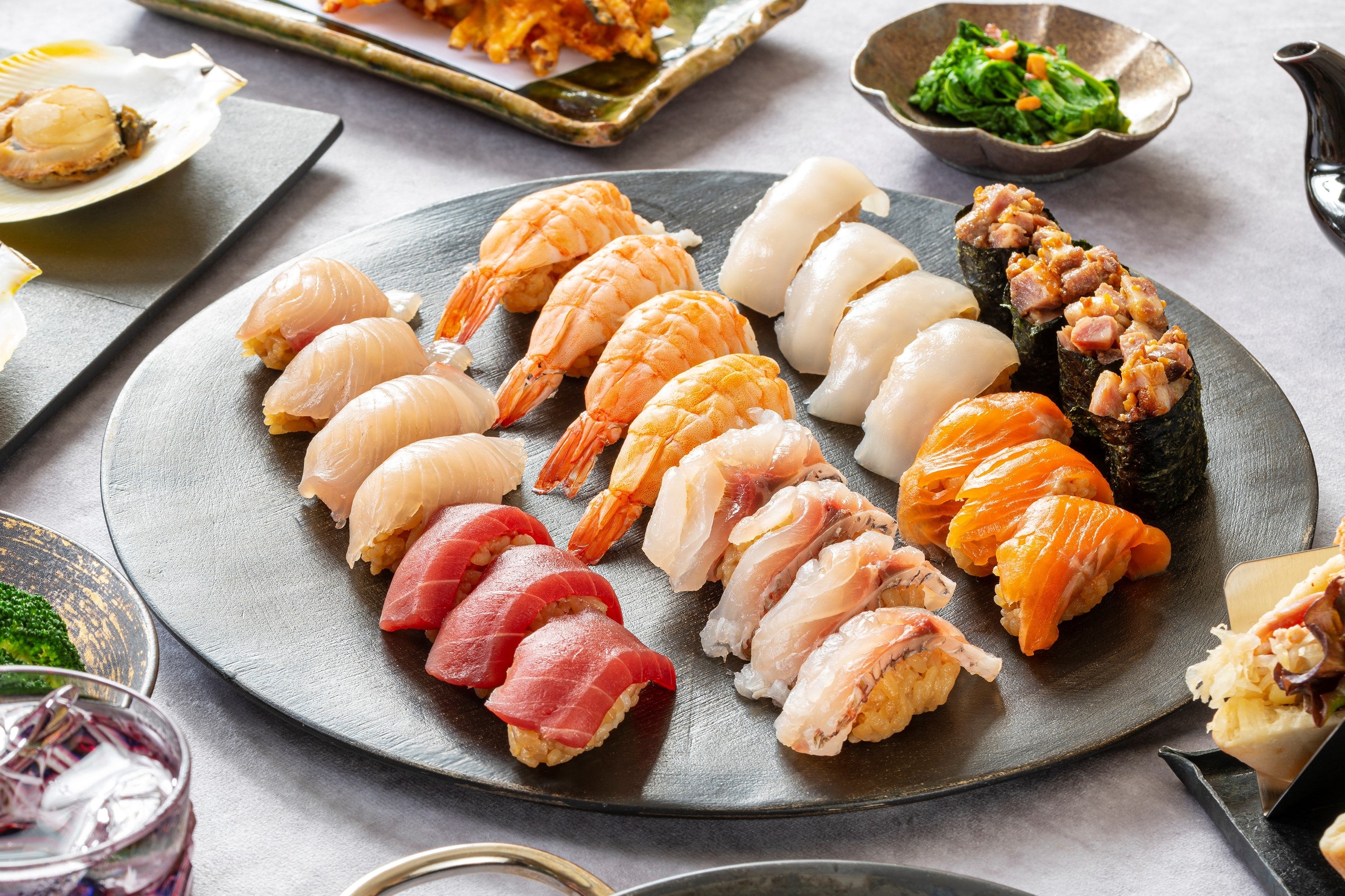 極上カンパチや天然真鯛のにぎり寿司