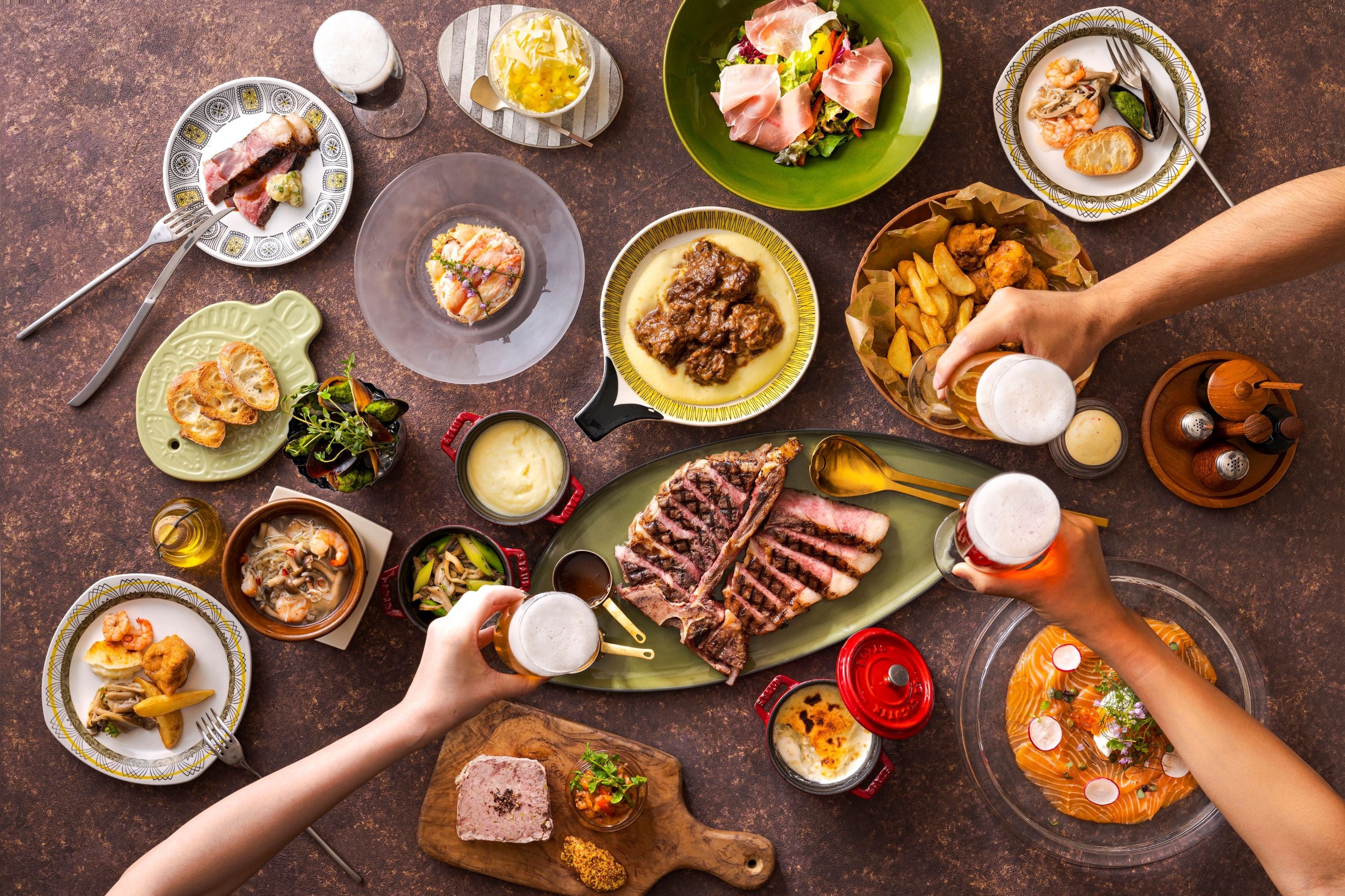 ビストロ風贅沢フレンチと冷たいビールで乾杯