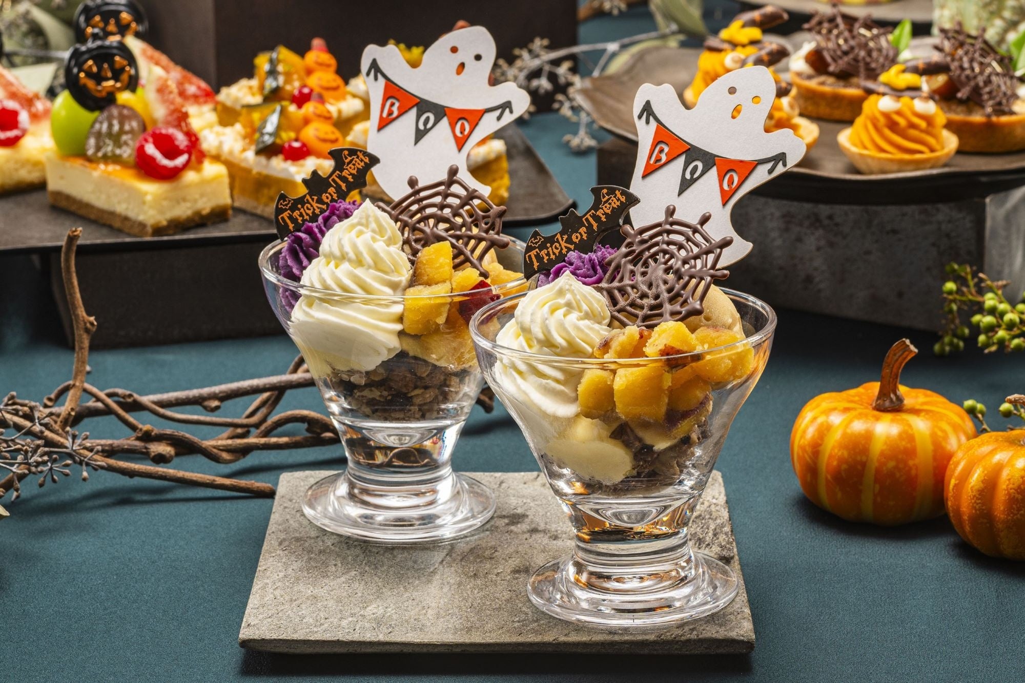 紫芋や紅あずまとキャラメルアイスのハーモニー ゴーストパフェ