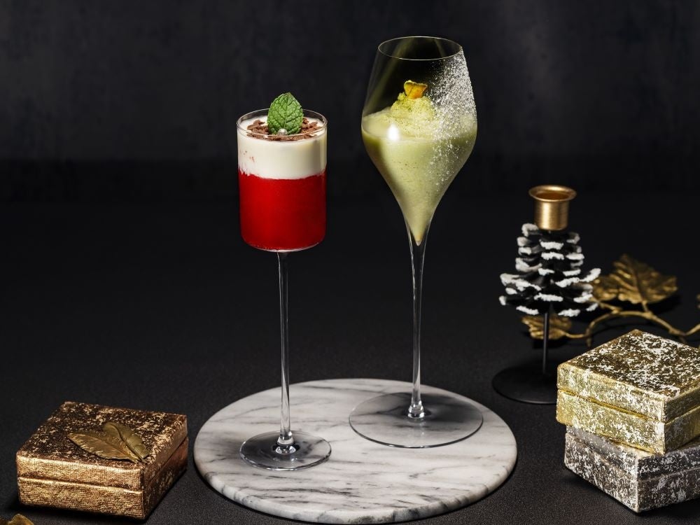 ピスタチオと抹茶のSnow Hopper（右） いちごとチョコレートのCosmopolitan（左）