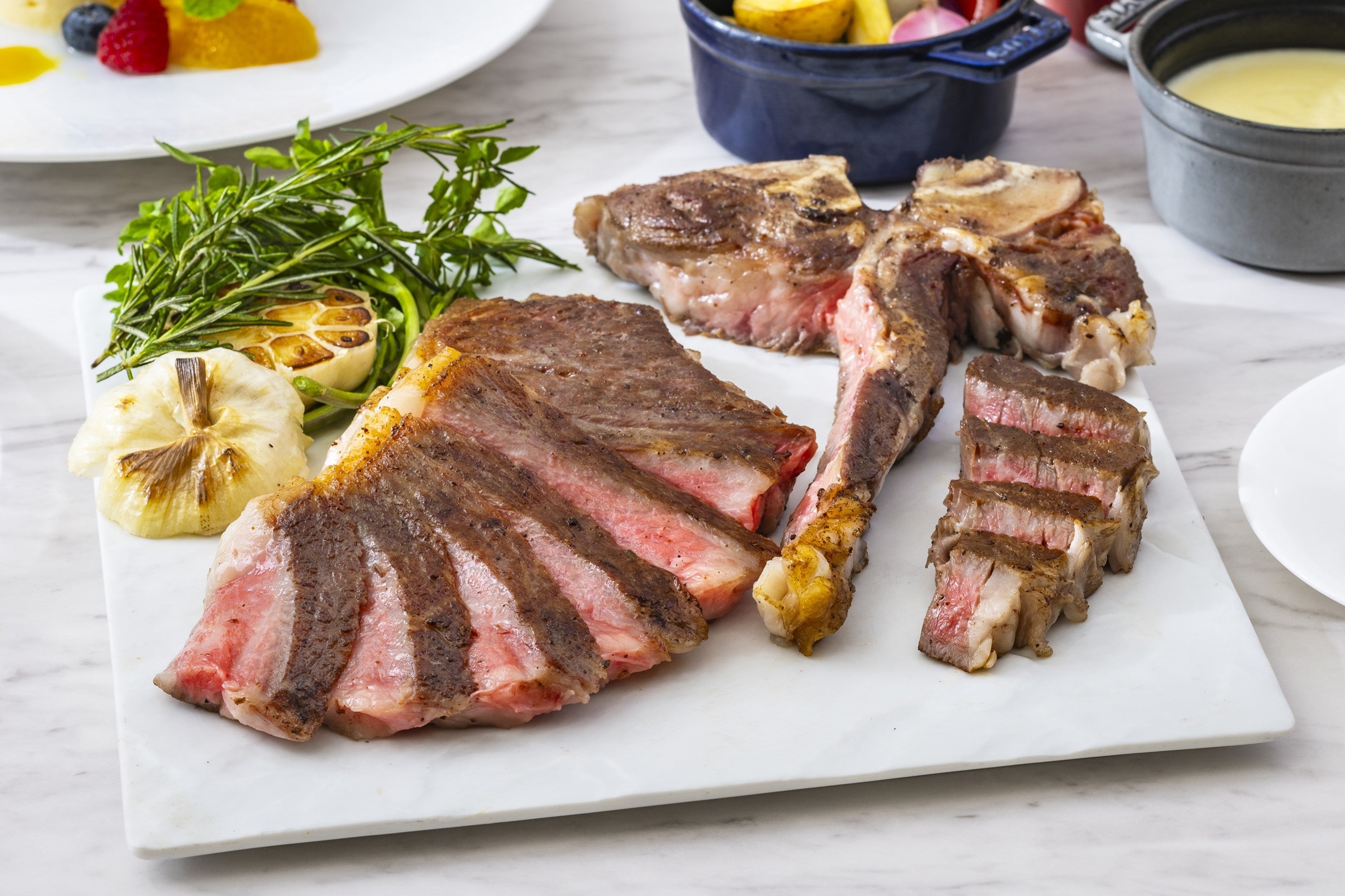 香ばしく焼き上げた「常陸牛」は極上の味わい