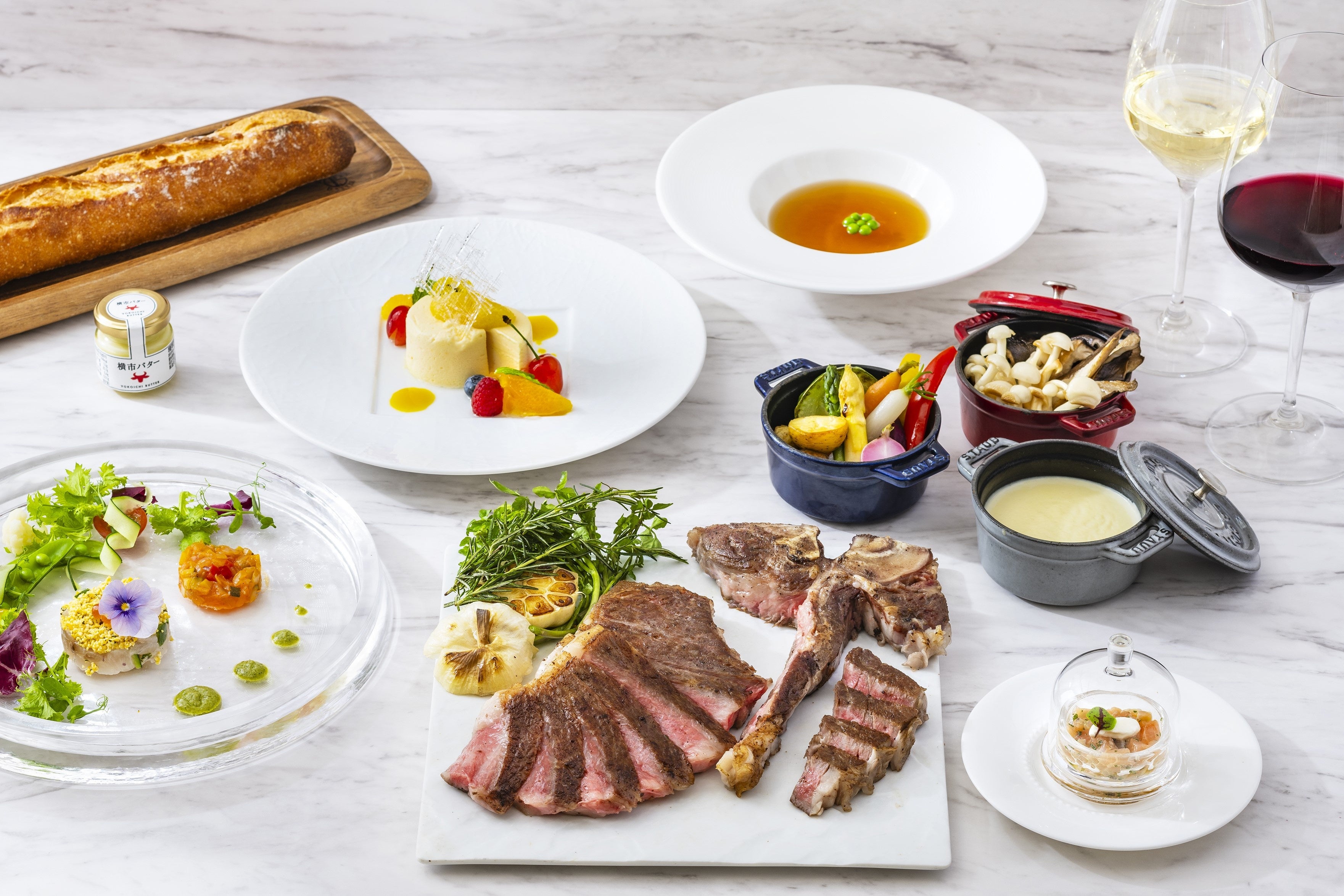 繊細なフランス料理とダイナミックなTボーンステーキの調和を楽しむ新たな食の体験