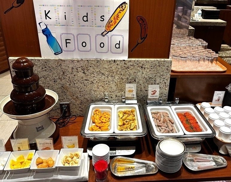 チョコレートファウンテンも楽しめるキッズコーナー