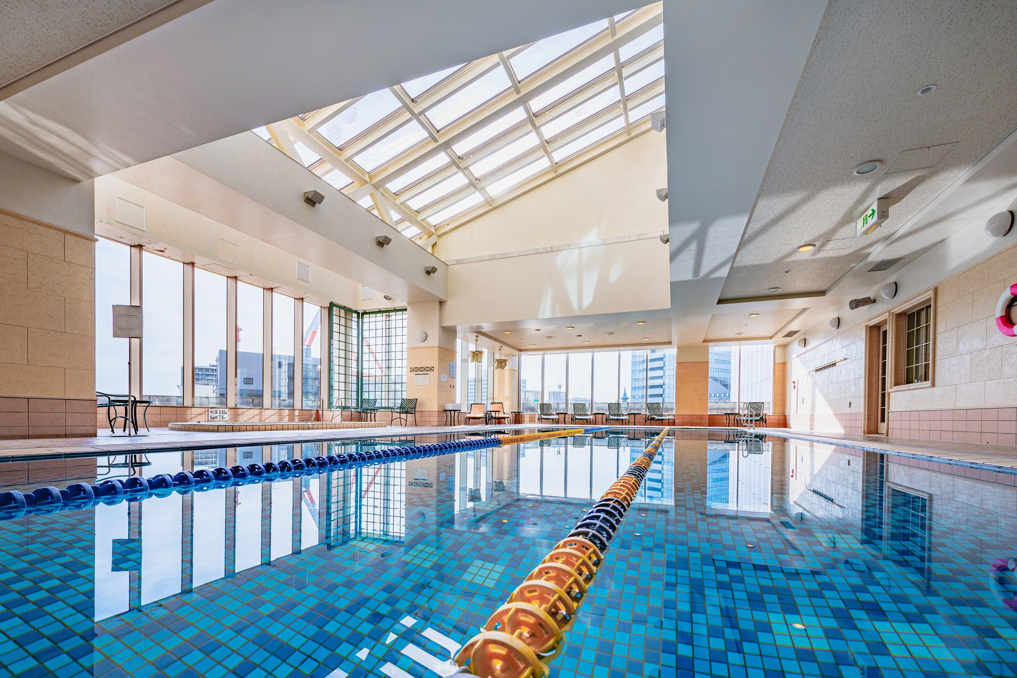 スイミングプール